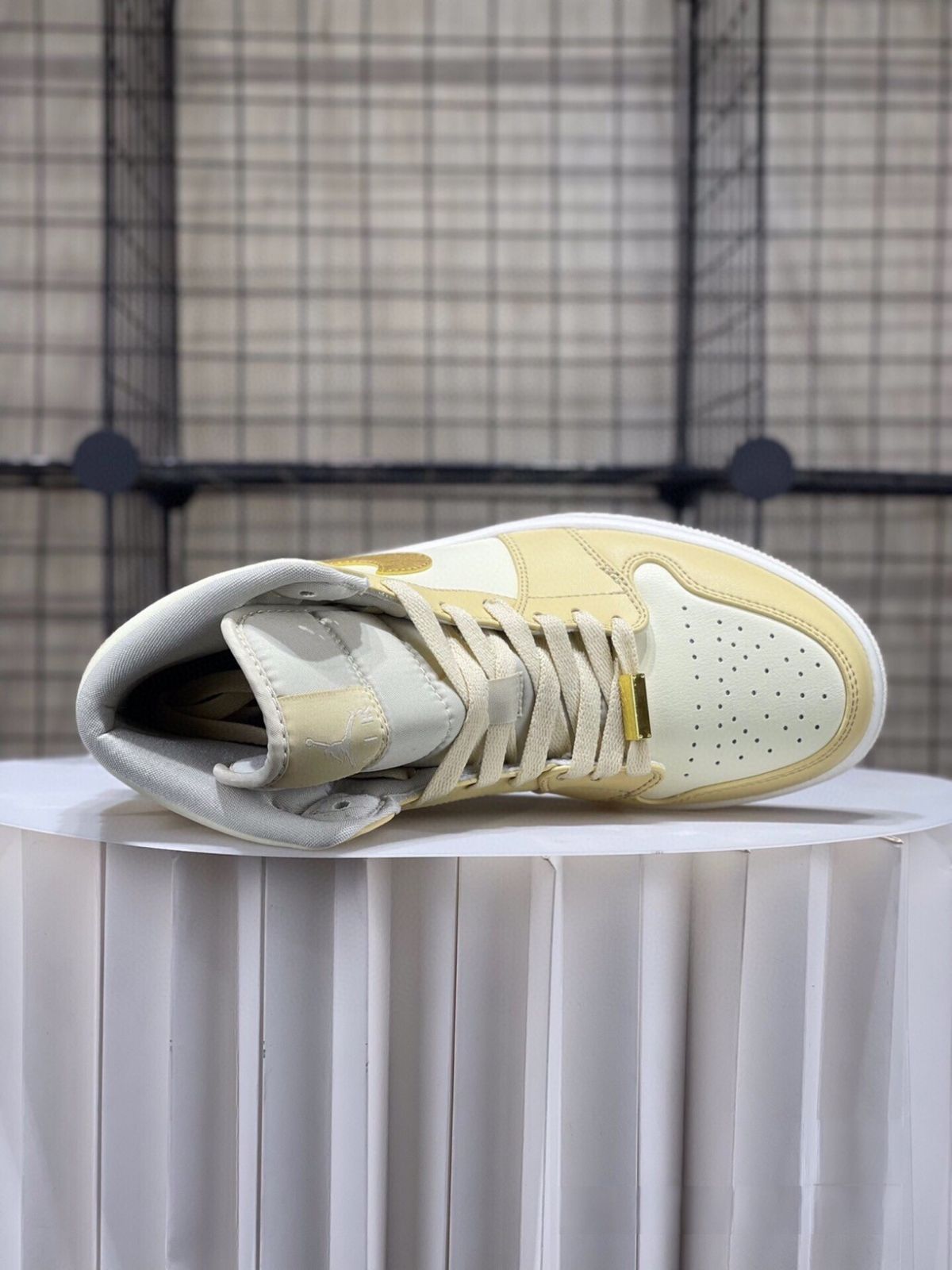 お値下げしました??即購入?? Nike Air Jordan 1 Mid 箱付 男女兼用
