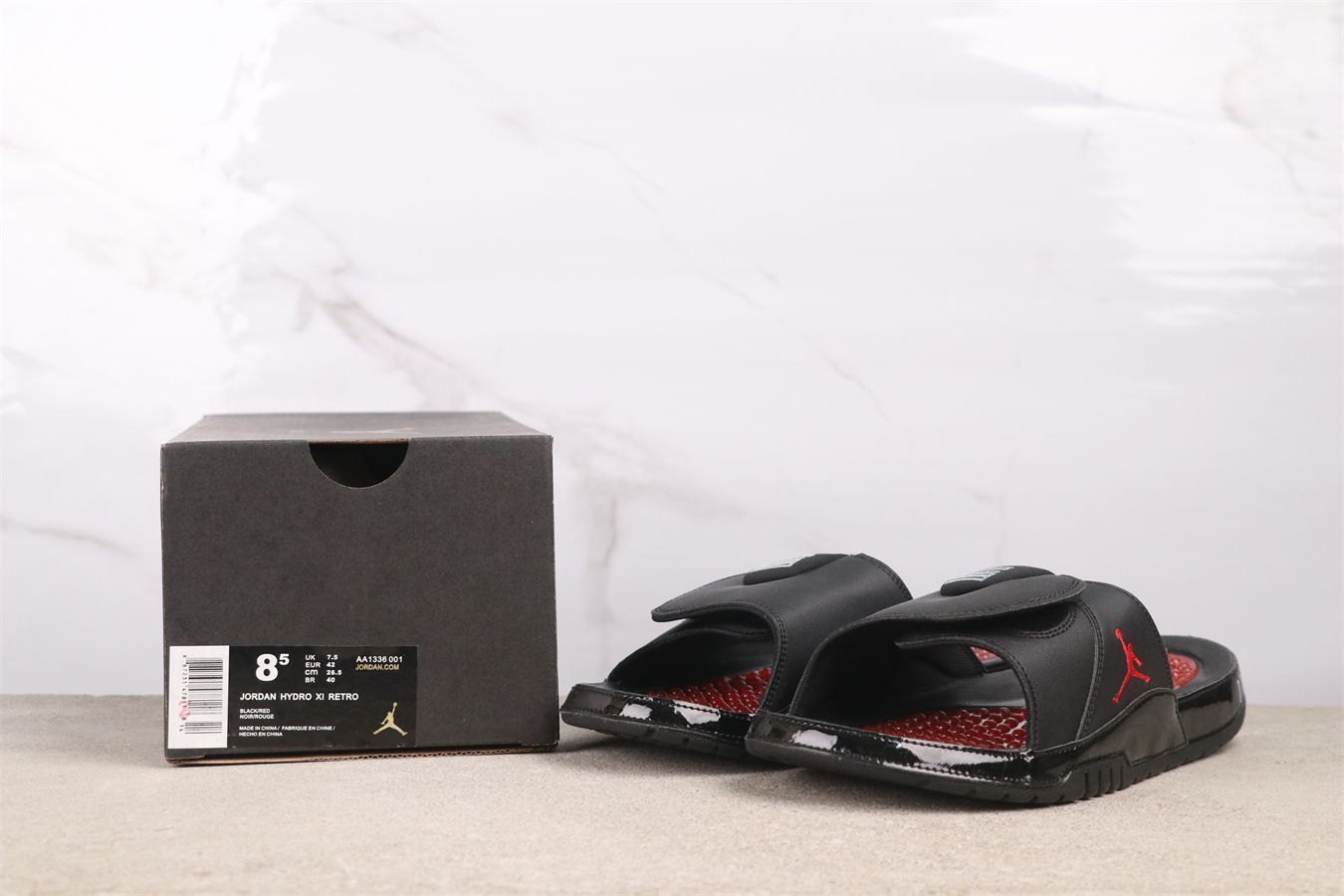 【今日特価】エアジョーダン AA1336-001 ブラックレッド スリッパ