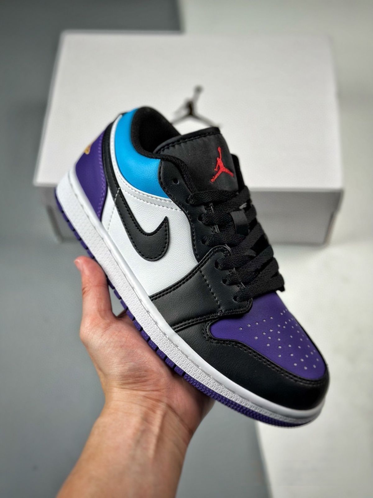 お値下げしました??即購入?? ナイキ NIKE AIR JORDAN 1 LOw エアジョーダン 1 ロー スニーカー 青 553558-140
