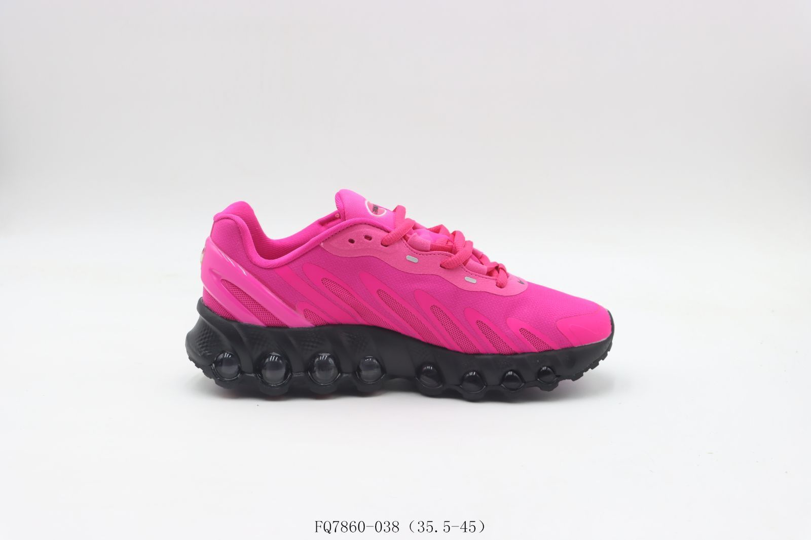 ナイキ / NIKE ナイキMAXランニングシューズ ピンクブラック FQ7860-038 ナイキ / NIKE ナイキMAXランニングシューズ ピンクブラック FQ7860-038