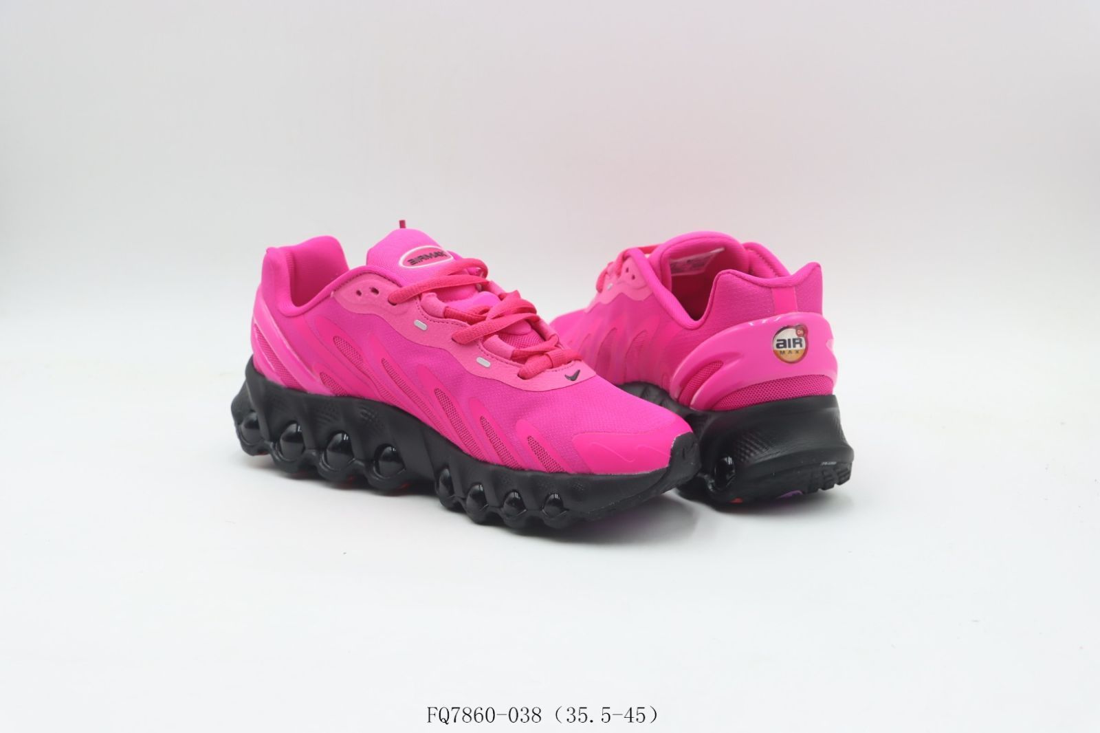 ナイキ / NIKE ナイキMAXランニングシューズ ピンクブラック FQ7860-038 ナイキ / NIKE ナイキMAXランニングシューズ ピンクブラック FQ7860-038