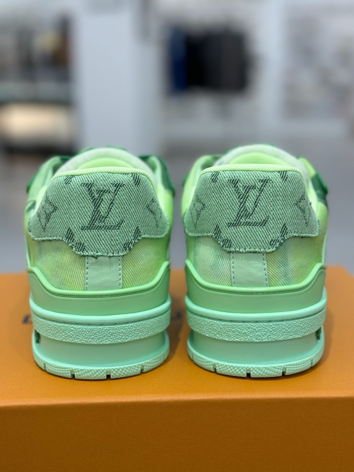 Louis Vuitton Trainer 配色 - グリーンの3色デニム