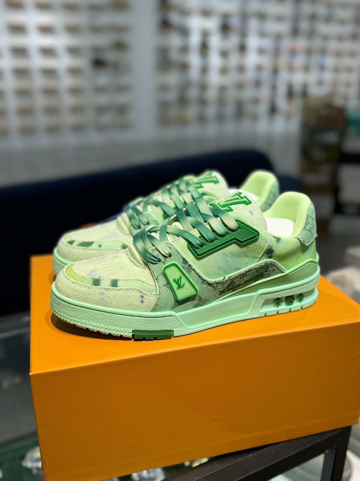 Louis Vuitton Trainer 配色 - グリーンの3色デニム