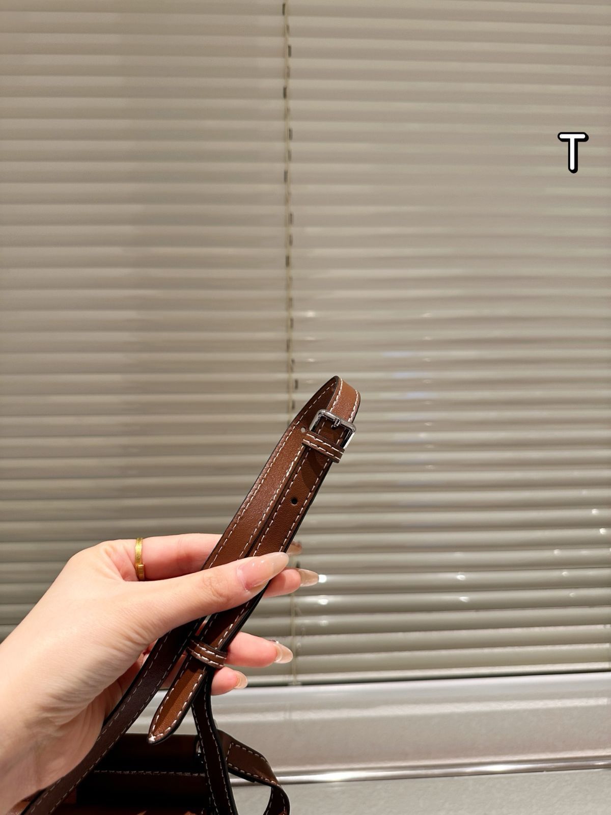 【今日特価】Burberry 斜?バッグ アウトム エディション 【今日特価】Burberry 斜?バッグ アウトム エディション