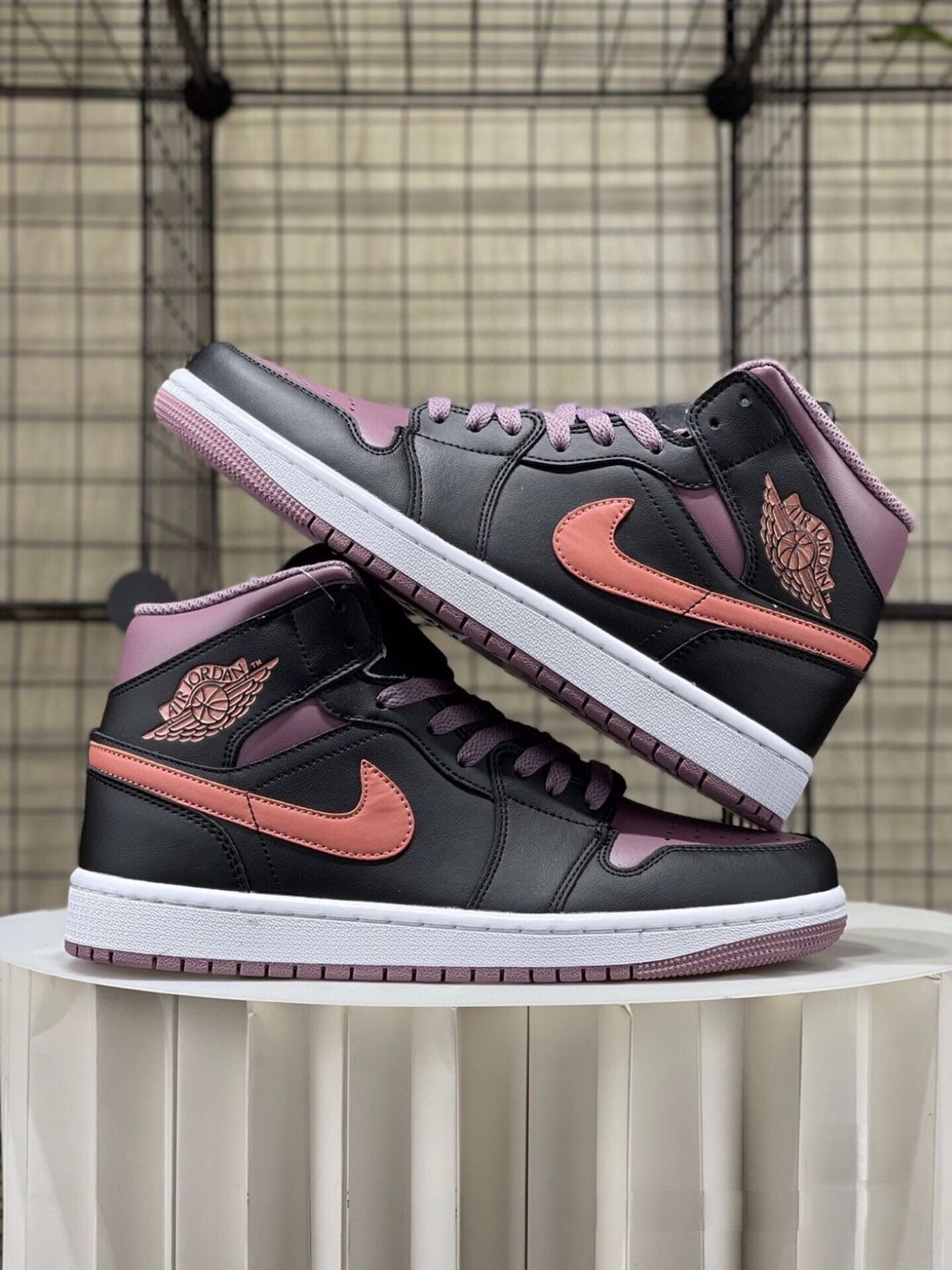 お値下げしました??即購入?? Nike Air Jordan 1 Mid 箱付 男女兼用 fb9911-008