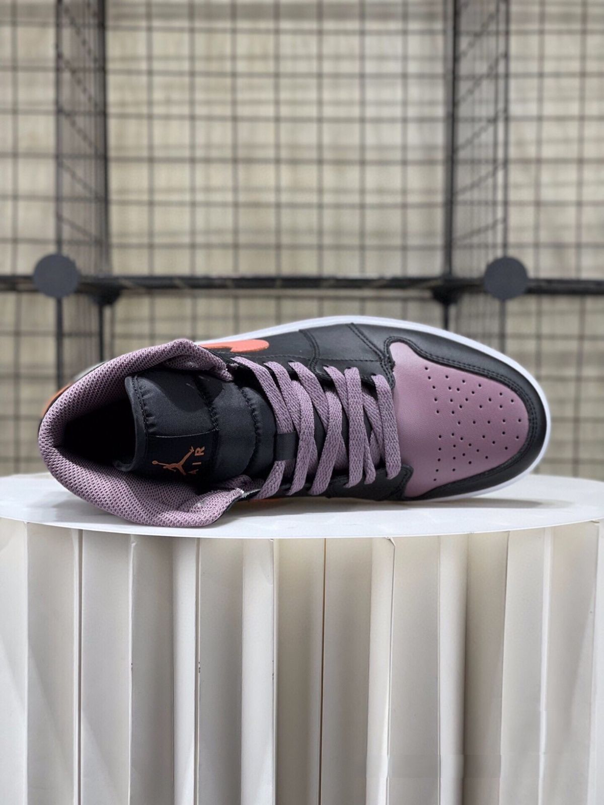 お値下げしました??即購入?? Nike Air Jordan 1 Mid 箱付 男女兼用 fb9911-008