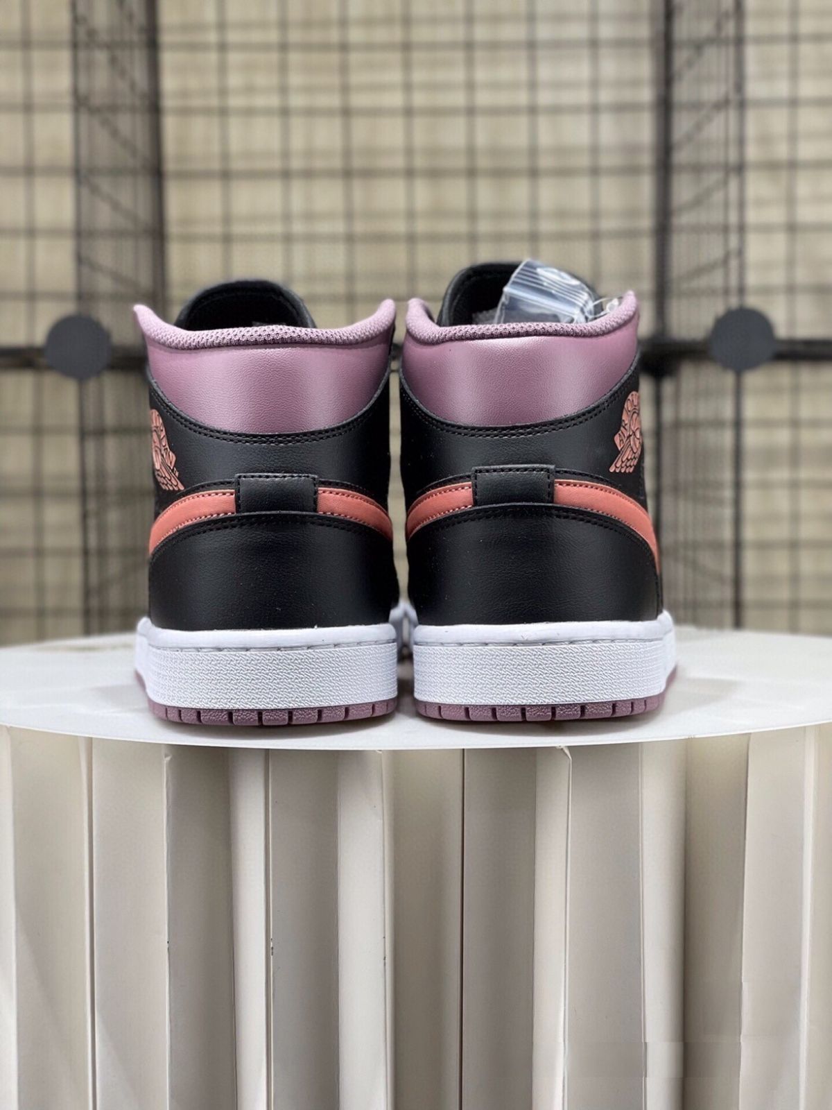 お値下げしました??即購入?? Nike Air Jordan 1 Mid 箱付 男女兼用 fb9911-008