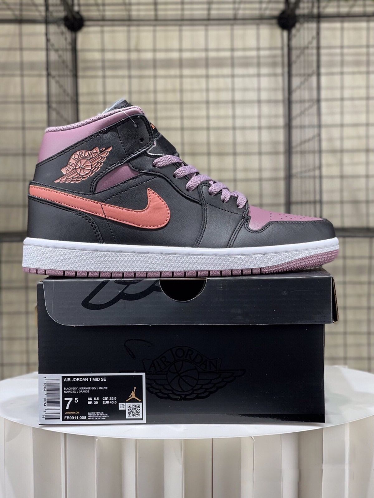 お値下げしました??即購入?? Nike Air Jordan 1 Mid 箱付 男女兼用 fb9911-008