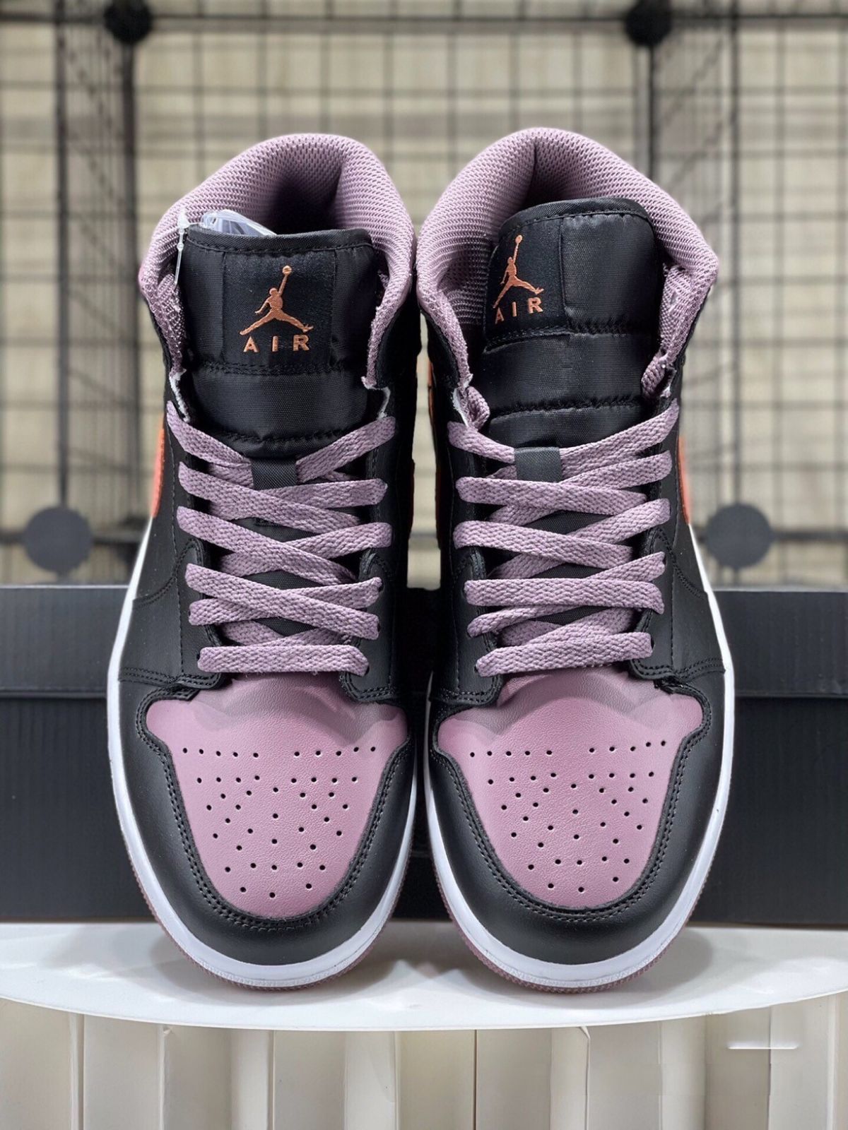 お値下げしました??即購入?? Nike Air Jordan 1 Mid 箱付 男女兼用 fb9911-008