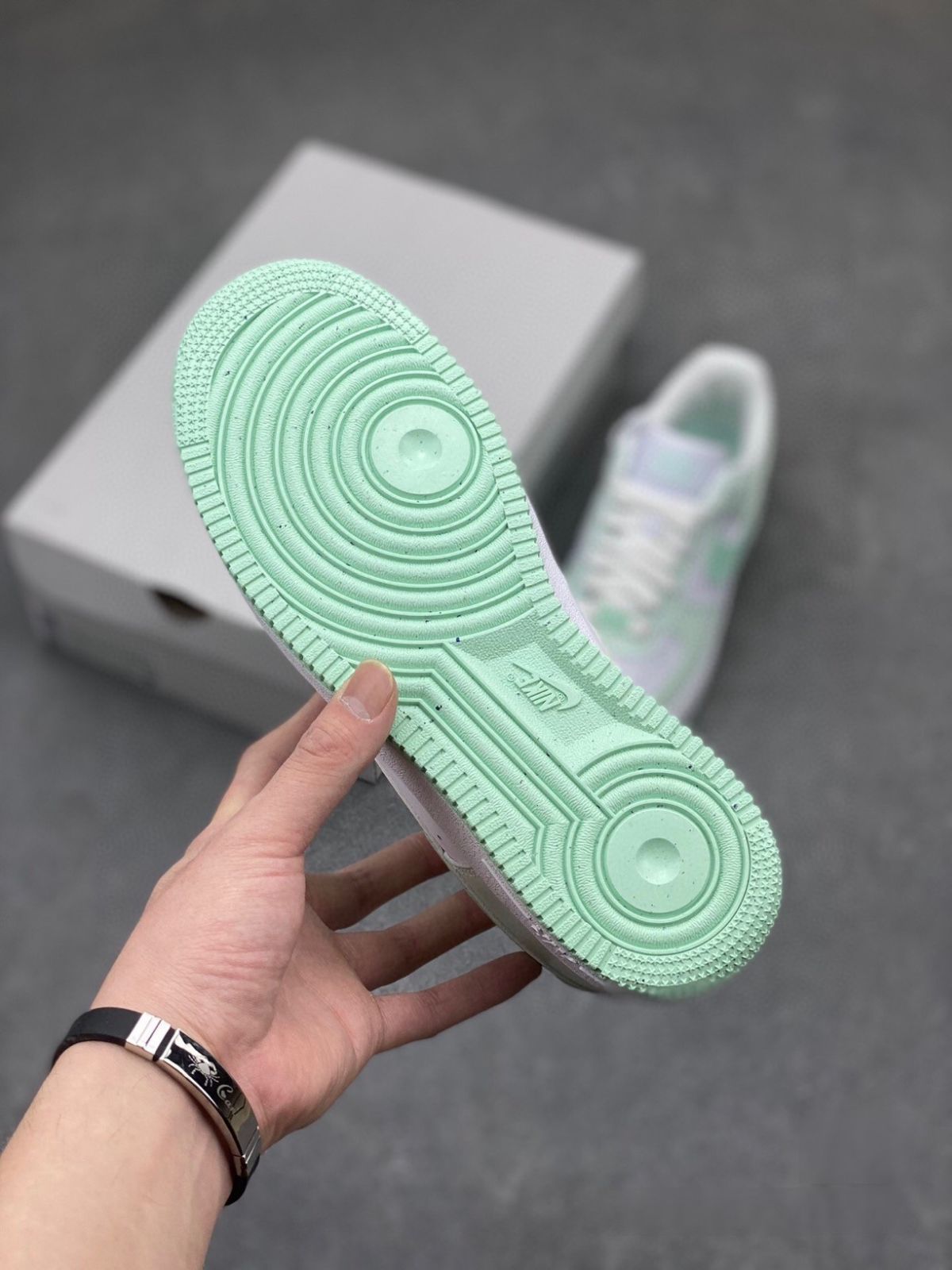 お値下げしました??即購入??ナイキ スニーカー Nike Air Force 1 Low 箱付 お値下げしました??即購入??ナイキ スニーカー Nike Air Force 1 Low 箱付