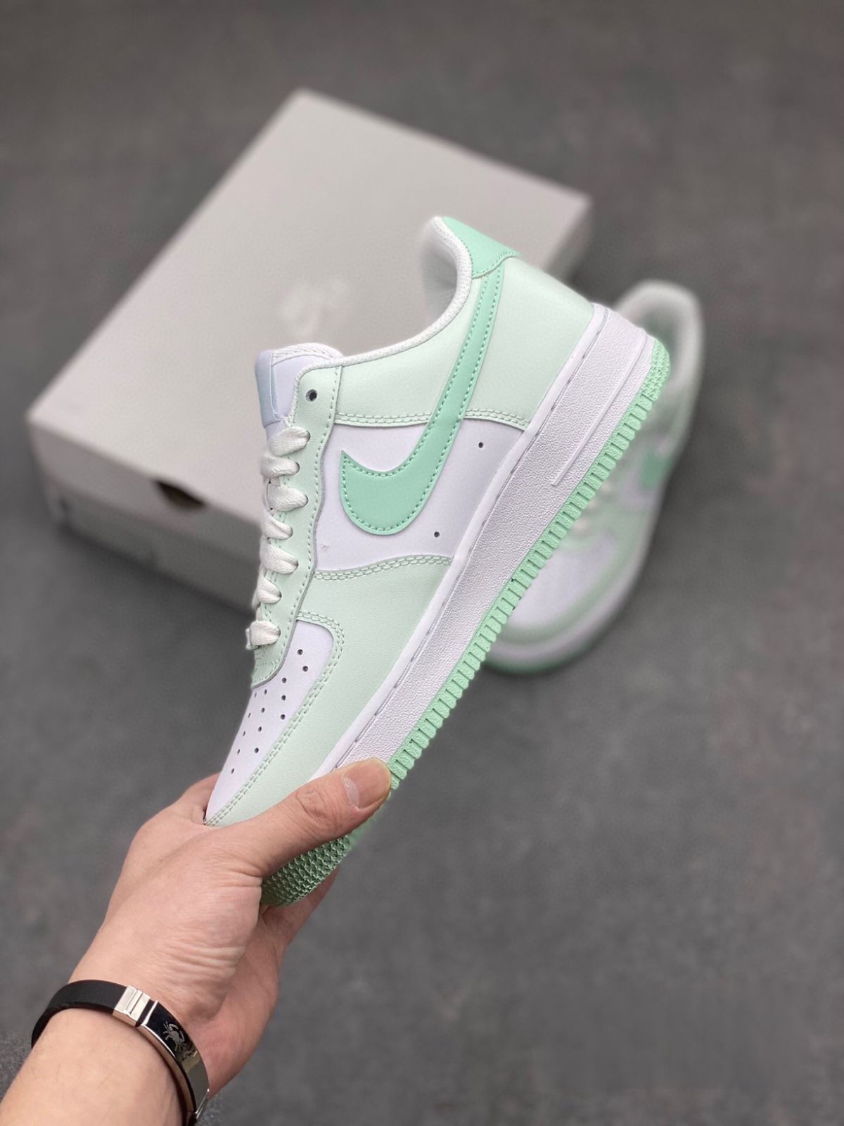 お値下げしました??即購入??ナイキ スニーカー Nike Air Force 1 Low 箱付 お値下げしました??即購入??ナイキ スニーカー Nike Air Force 1 Low 箱付