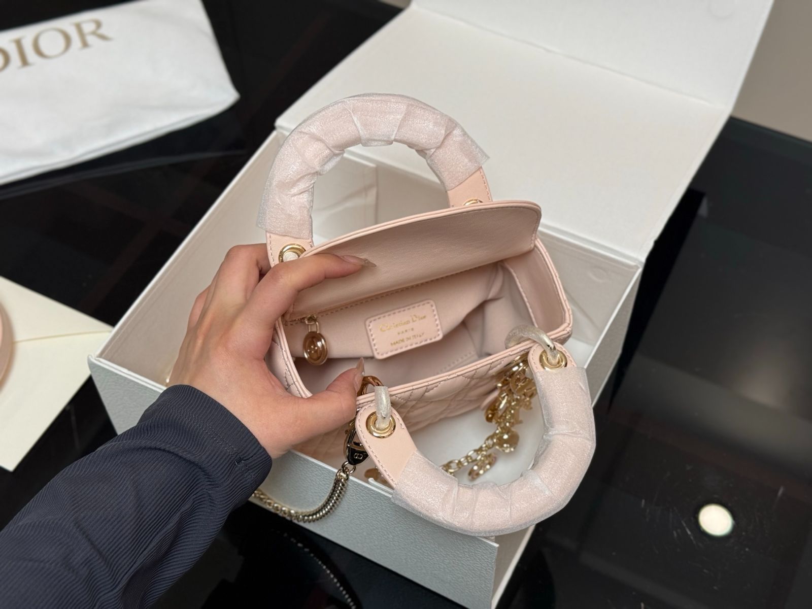 【今日特価】DIOR Lady Dior ライディオール 羊皮バージョン 【今日特価】DIOR Lady Dior ライディオール 羊皮バージョン