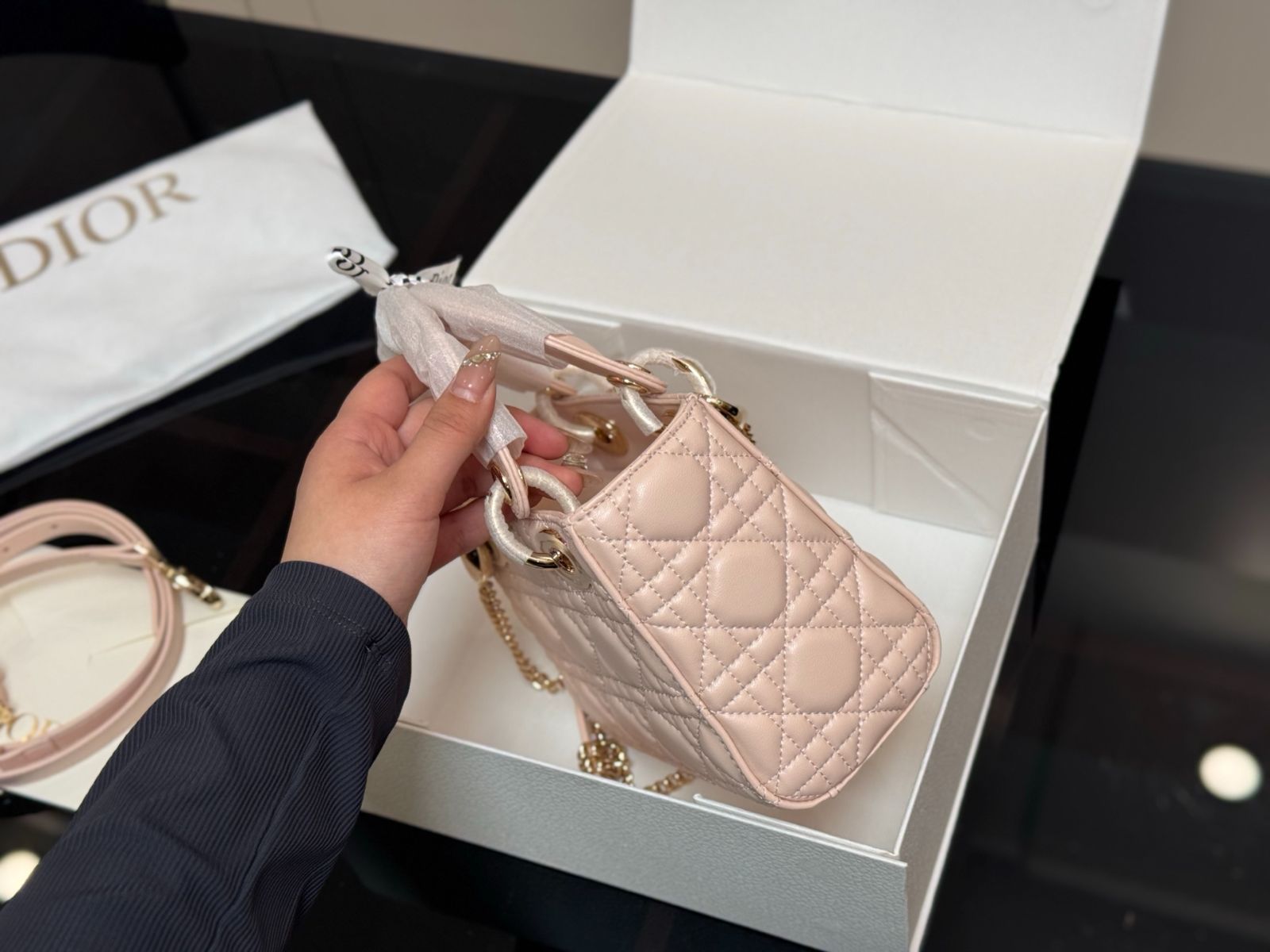 【今日特価】DIOR Lady Dior ライディオール 羊皮バージョン 【今日特価】DIOR Lady Dior ライディオール 羊皮バージョン