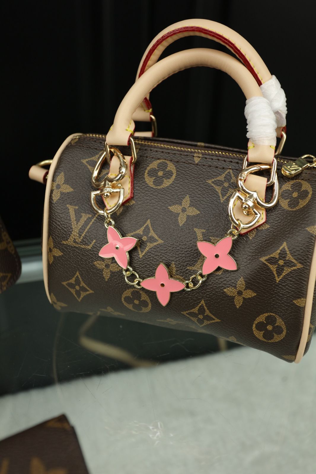 [本日特価] 3点セット LV ショッピングバッグ + ピローバッグ + 財布 万能スタイル！[本日特価|新品未使用品]