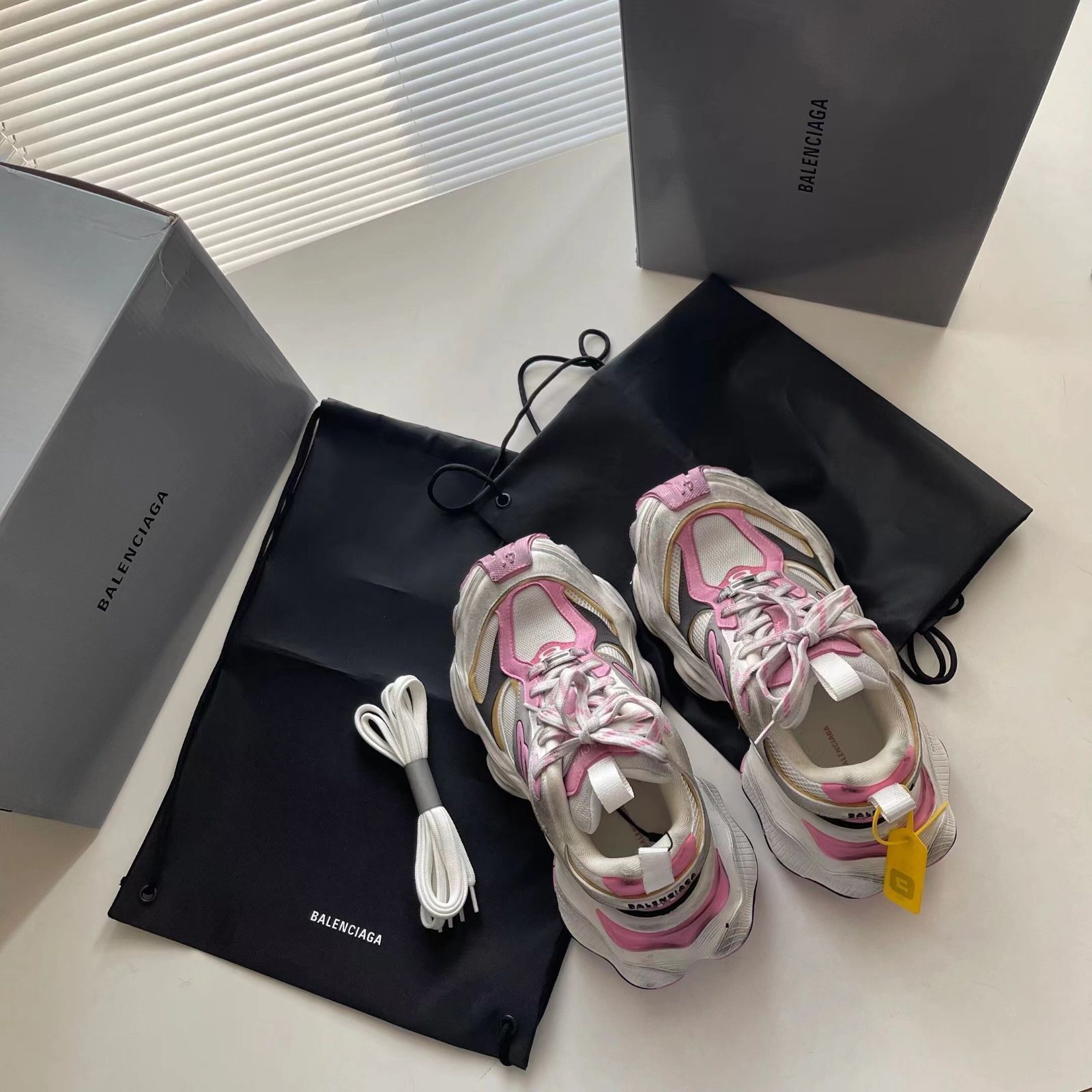 BALENCIAGA CARGO sneaker