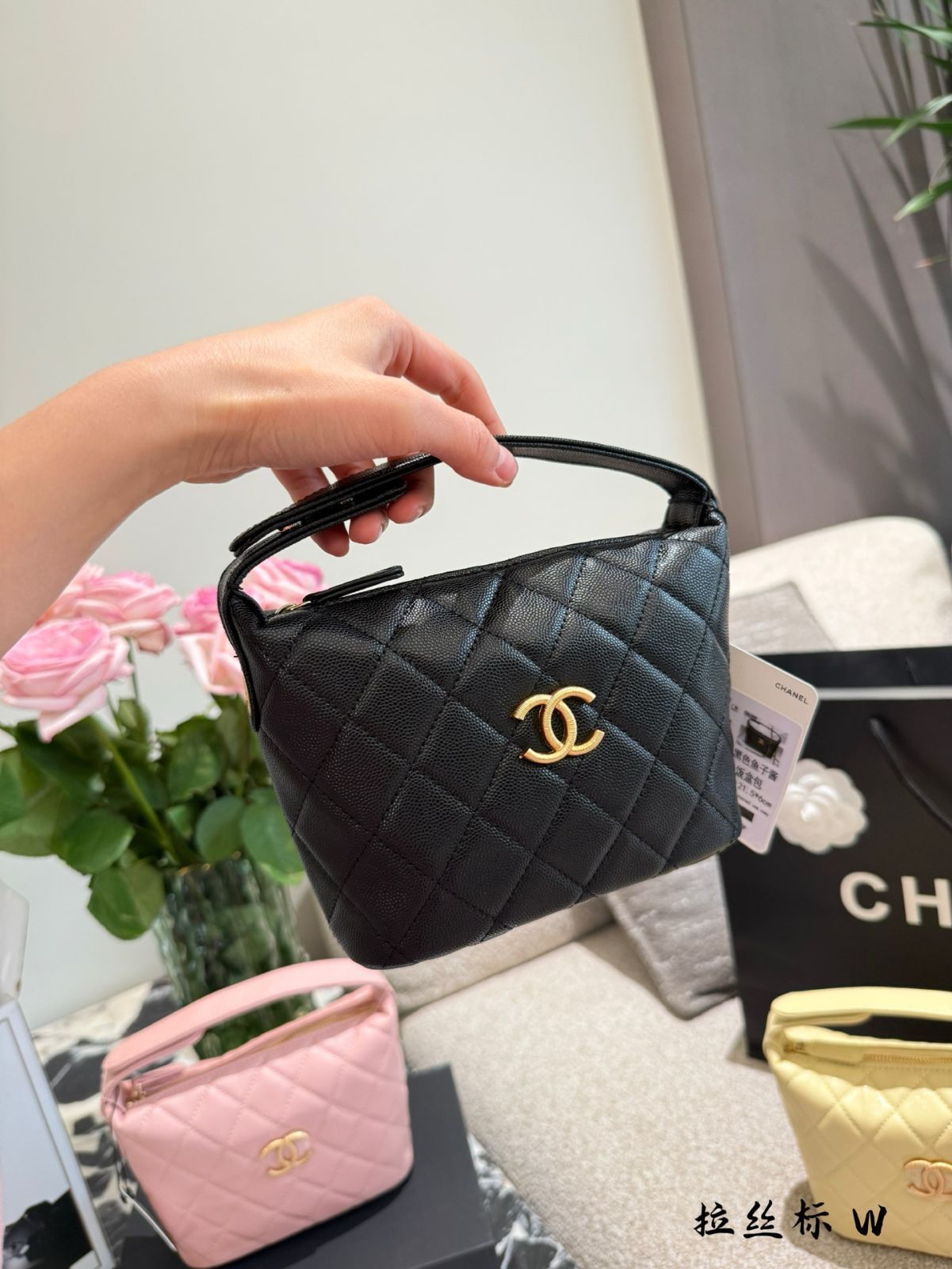 【今日特価】Chanel 25P Classic Logo Tote Bag チャネル 25P ラストラス大ロゴランチョン