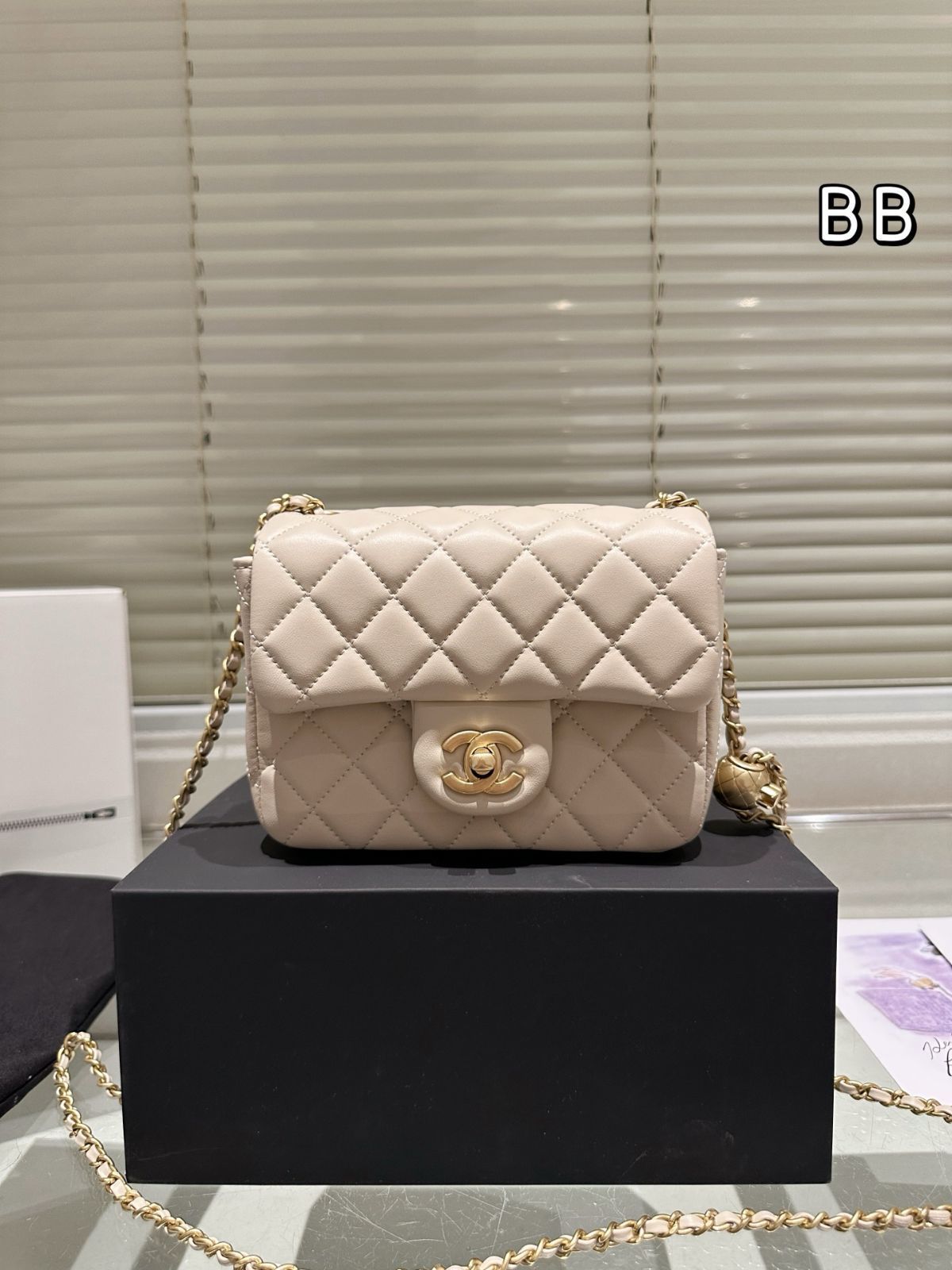 【今日特価】Chanel 小羊皮 ゴールドボール ファット ショルダーバッグ 送料無料 割引価格で入手可