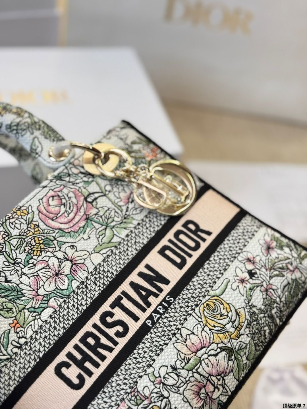 【今日特価】Dior Lady D-Lite レディ D - ライト 刺繍バッグ スターアイテム版