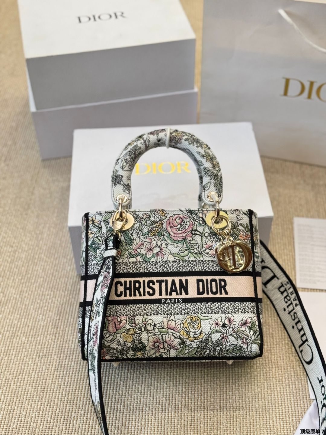 【今日特価】Dior Lady D-Lite レディ D - ライト 刺繍バッグ スターアイテム版