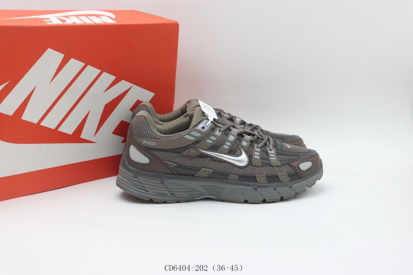 【今日特価】ナイキ Nike ランニングシューズ CD6404-202 褐色