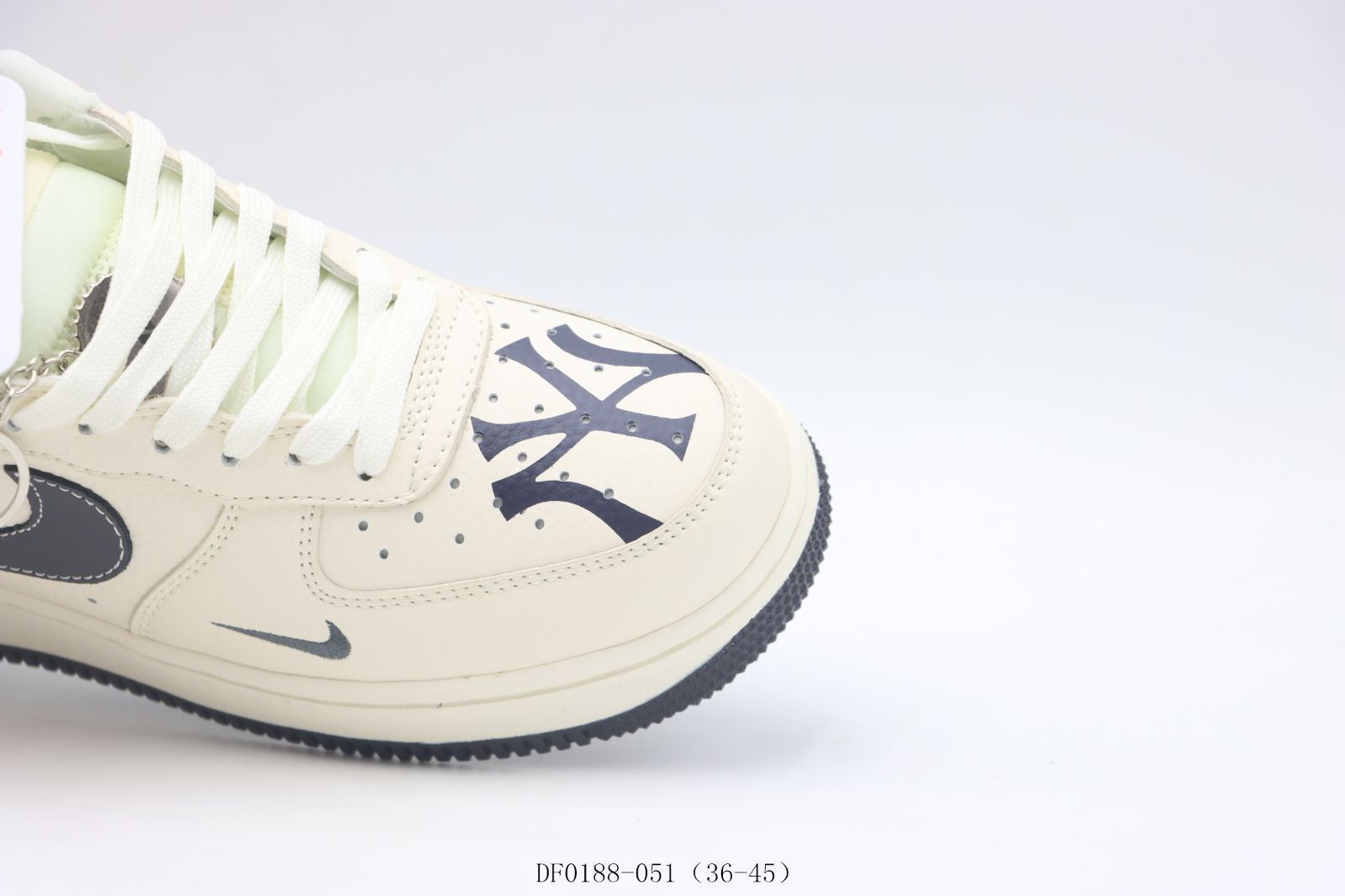 【今日特価】ナイキ Nike スケートシューズ nDF0188 - 051 白灰色