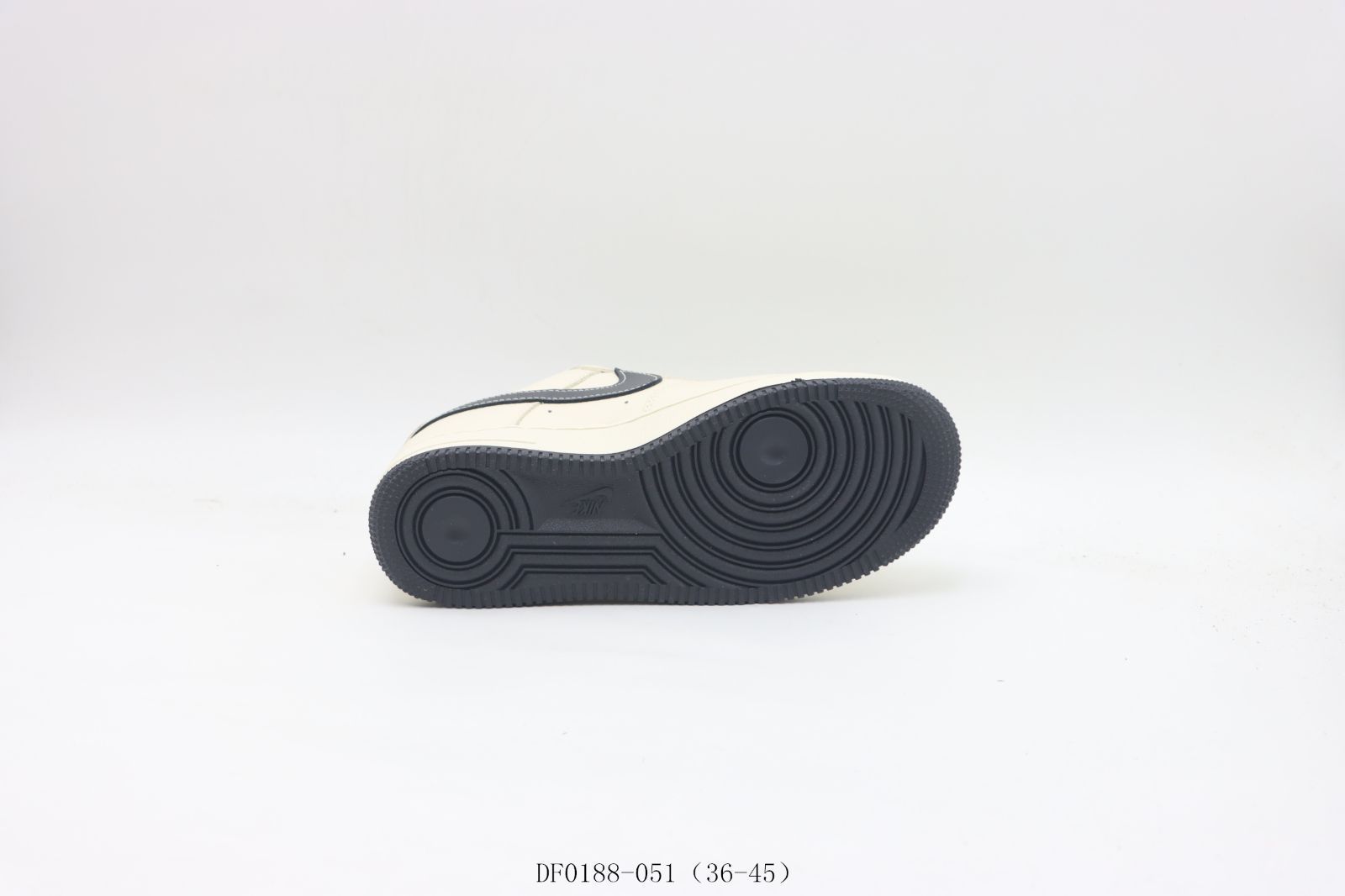 【今日特価】ナイキ Nike スケートシューズ nDF0188 - 051 白灰色