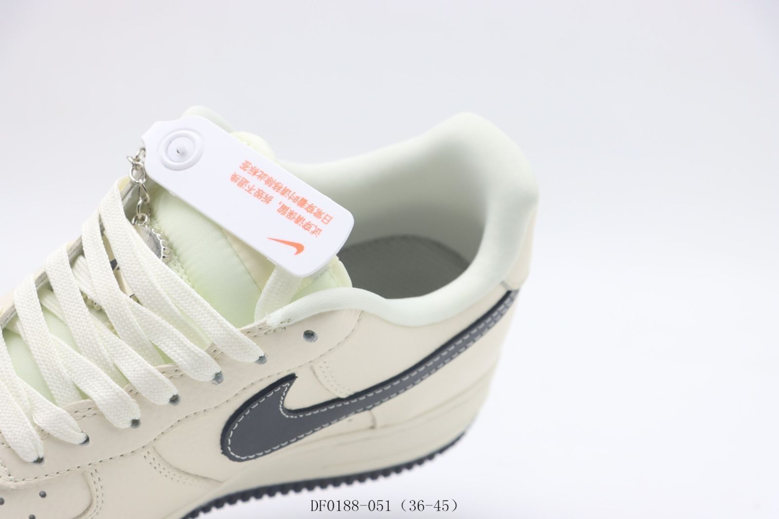 【今日特価】ナイキ Nike スケートシューズ nDF0188 - 051 白灰色