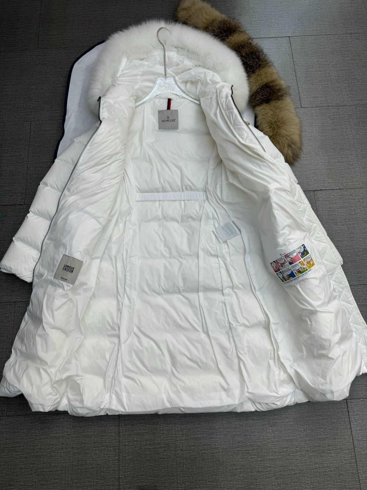 MONCLER モンクレール ブラックダウンジャケットロングタイプ白い襟｜本日限定特価｜新品未使用