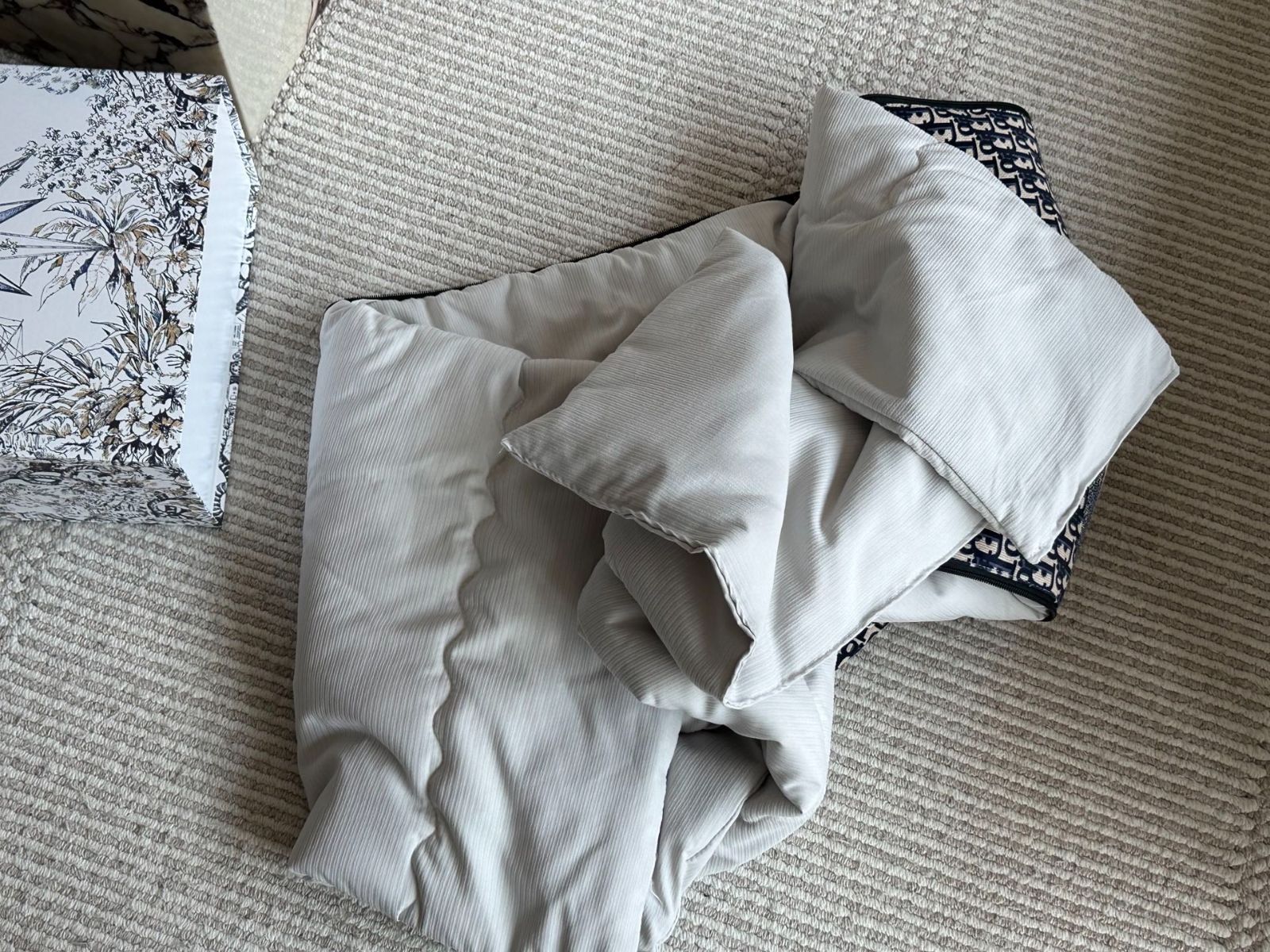 【今日特価】Multipurpose Pillow Air-Conditioning Quilt | マルチピロー エアコン掛け布団