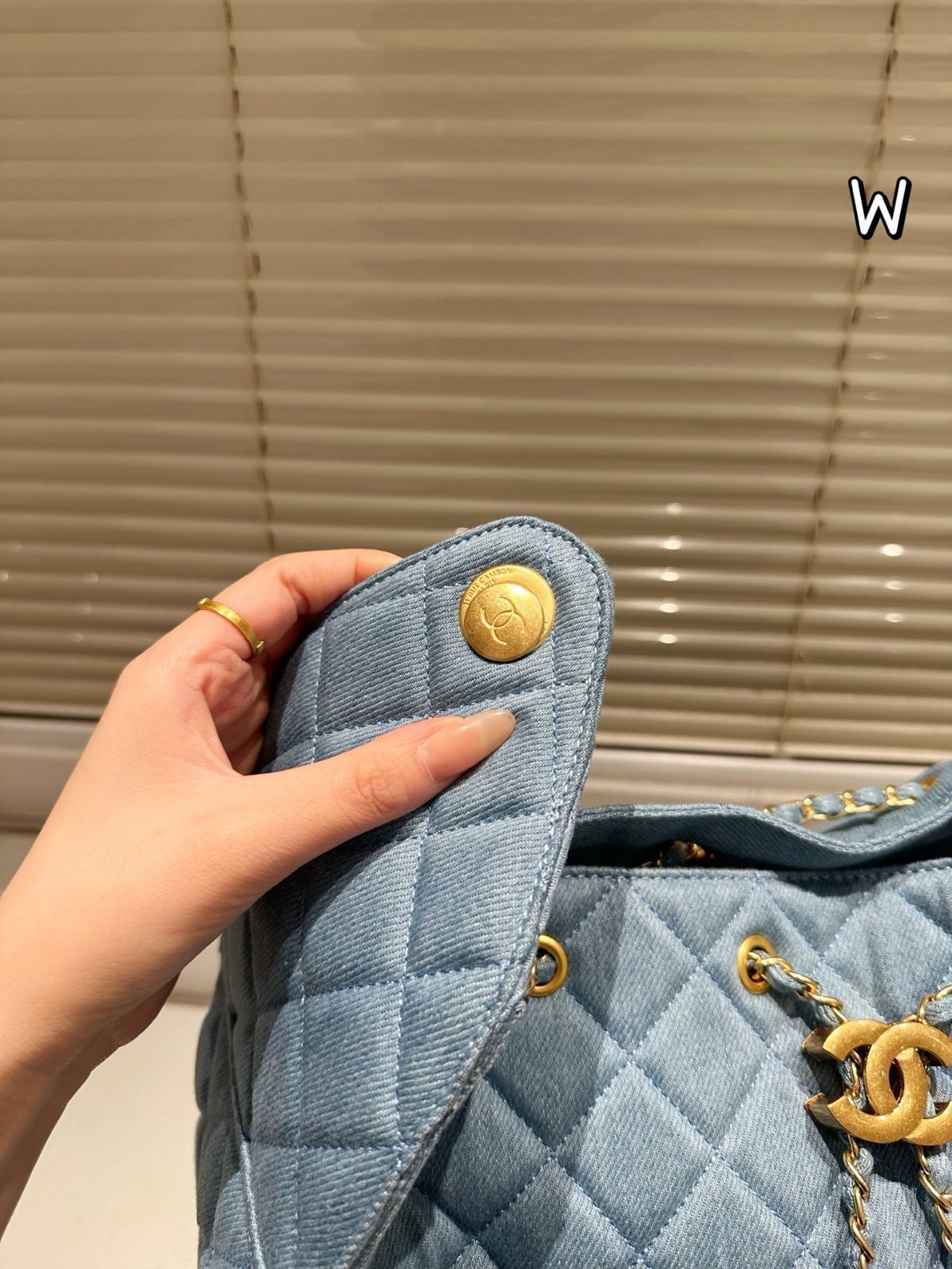 【今日特価】Chanel Hobo アームバッグ ヴィンテージゴールドボタン デニム 菱格紋