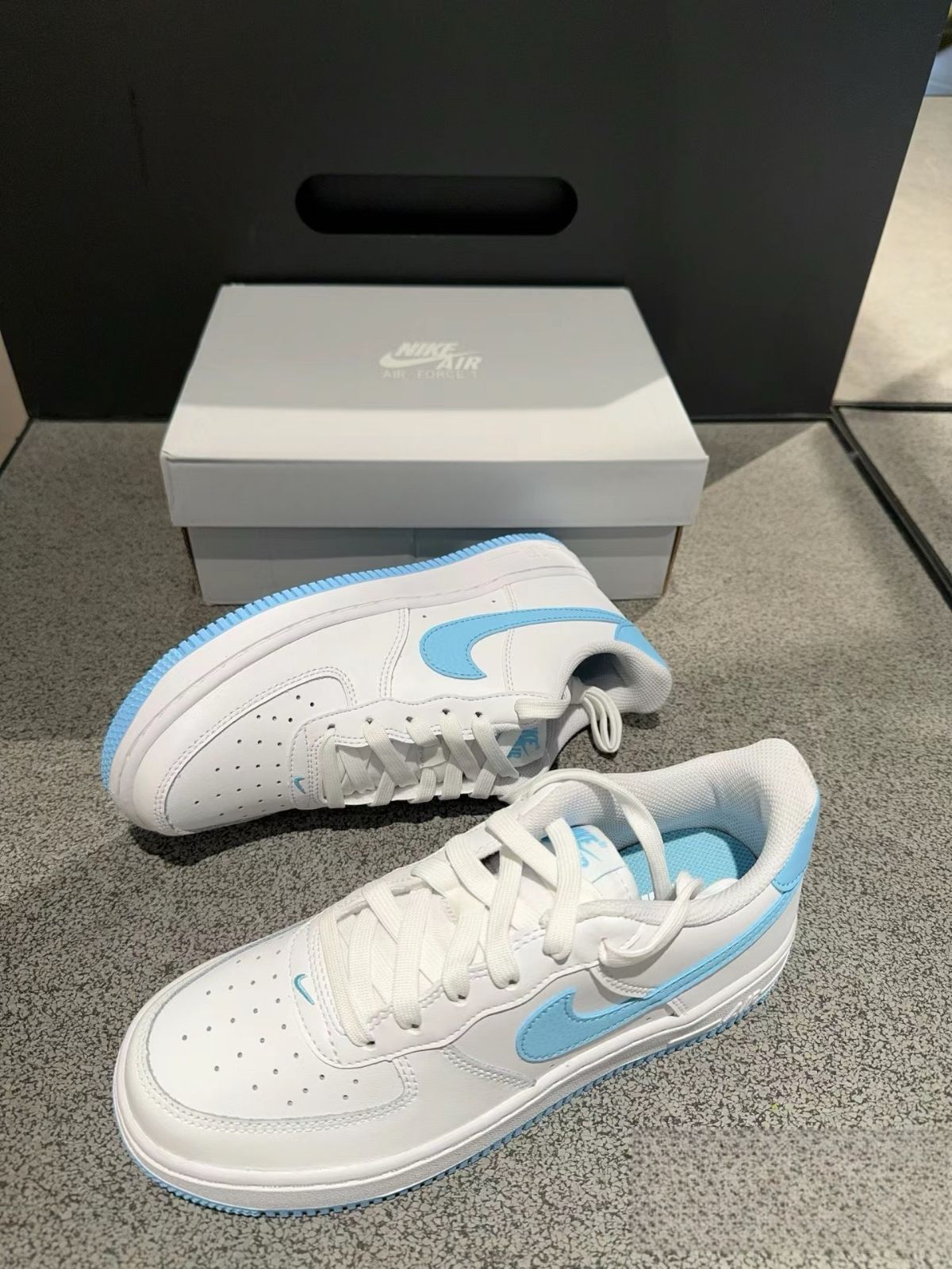NIKE AIR FORCE 1 '07 ナイキ エアフォース1 07 メンズ レディース スニーカー ローカット WHITE/AQUARIUS BLUE/WHITE ホワイト FQ4296-100｜本日限定特価｜新品未使用