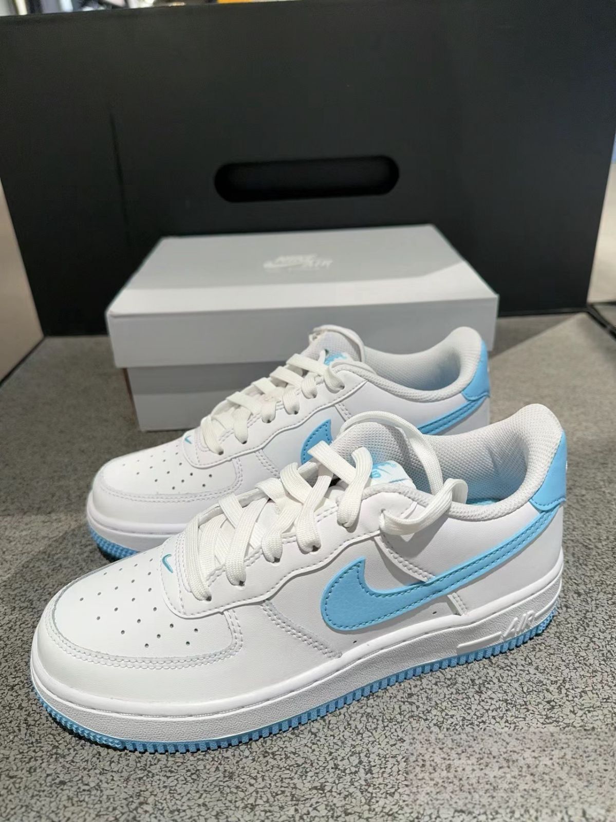 NIKE AIR FORCE 1 '07 ナイキ エアフォース1 07 メンズ レディース スニーカー ローカット WHITE/AQUARIUS BLUE/WHITE ホワイト FQ4296-100｜本日限定特価｜新品未使用