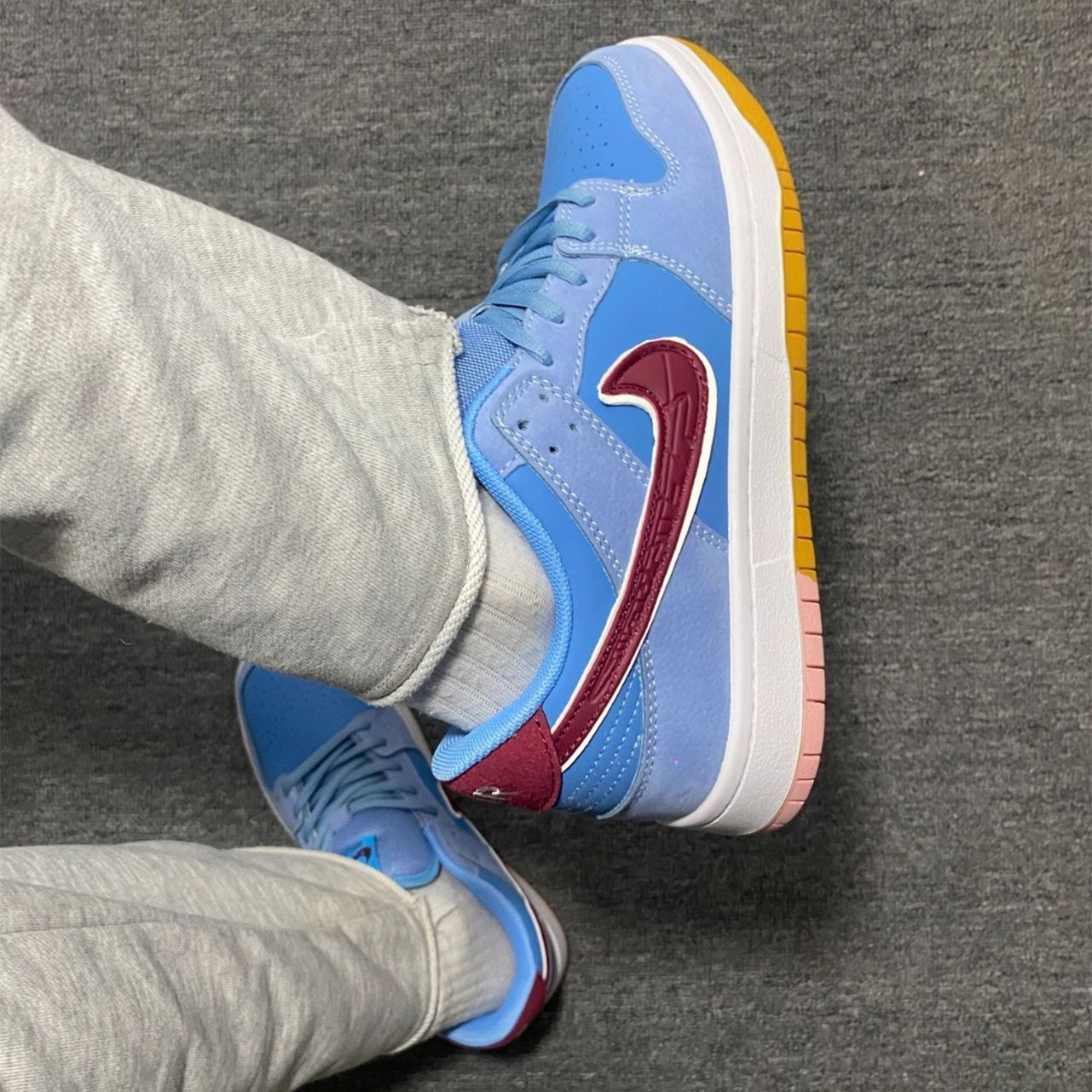 NIKE SB DUNK LOW PRO 【PHILLIES】 ナイキ SB ズーム ダンク ロー プロ VALOR BLUE/TEAM MAROON dq4040-400