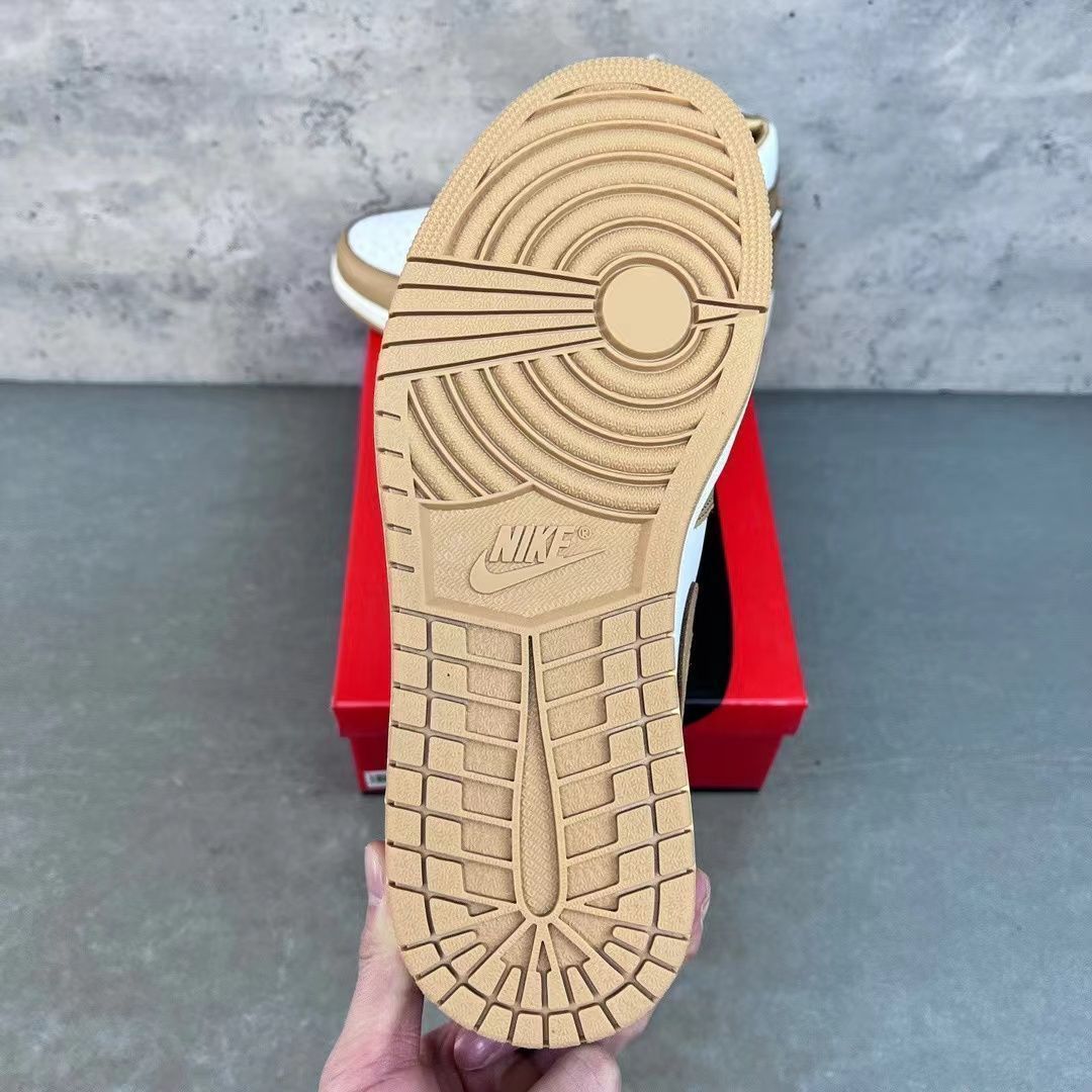 Air Jordan 1 Retro High OG エアジョーダン1 レトロ ハイ OG FN6622-201
