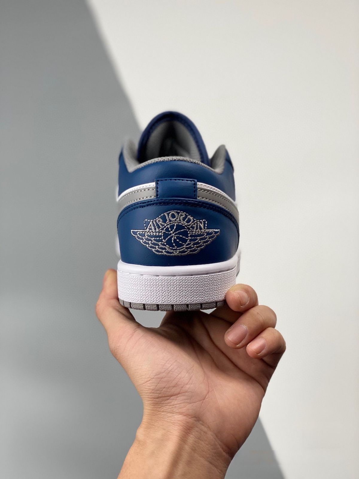 お値下げしました??即購入?? NIKE AIR JORDAN 1 LOw 箱付 男女兼用ジョーダン