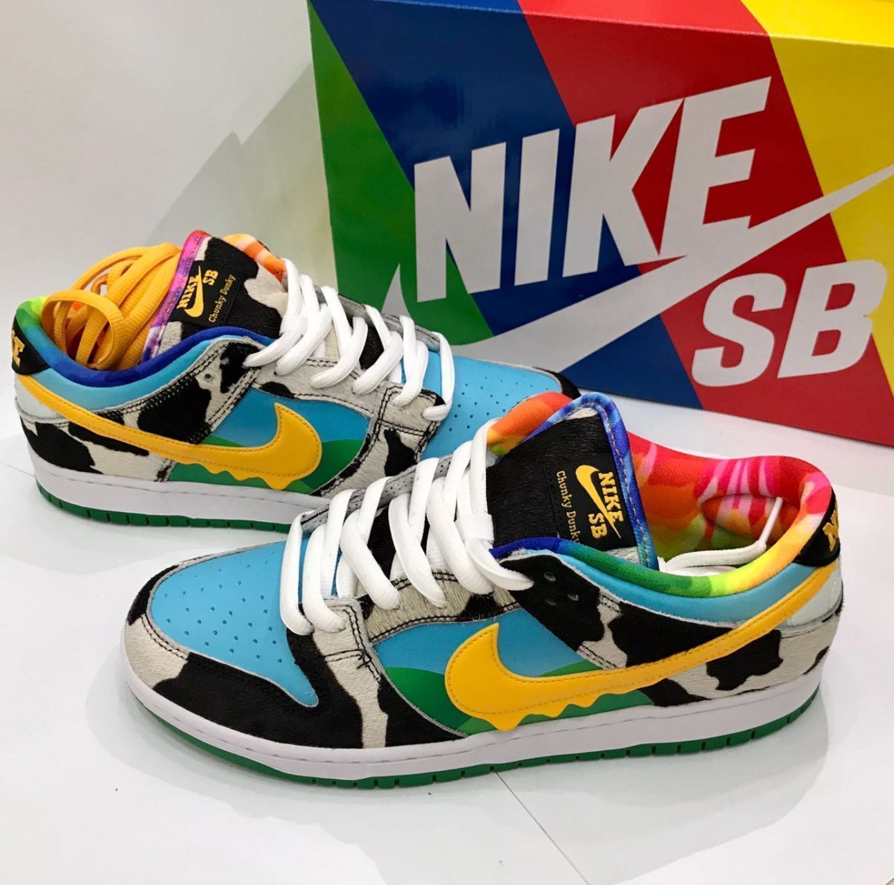 ベン & ジェリーズ × ナイキ SB ダンク ロー チャンキーダンキーCU3244-100
