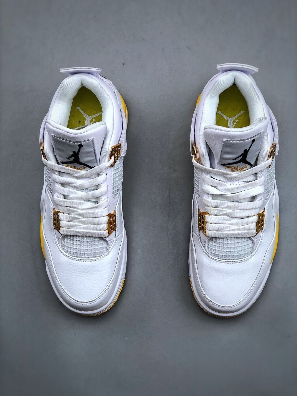 お値下げしました??即購入新品箱付?? Nike air jordan 4 retro wnns vivid sulfura ナイキ