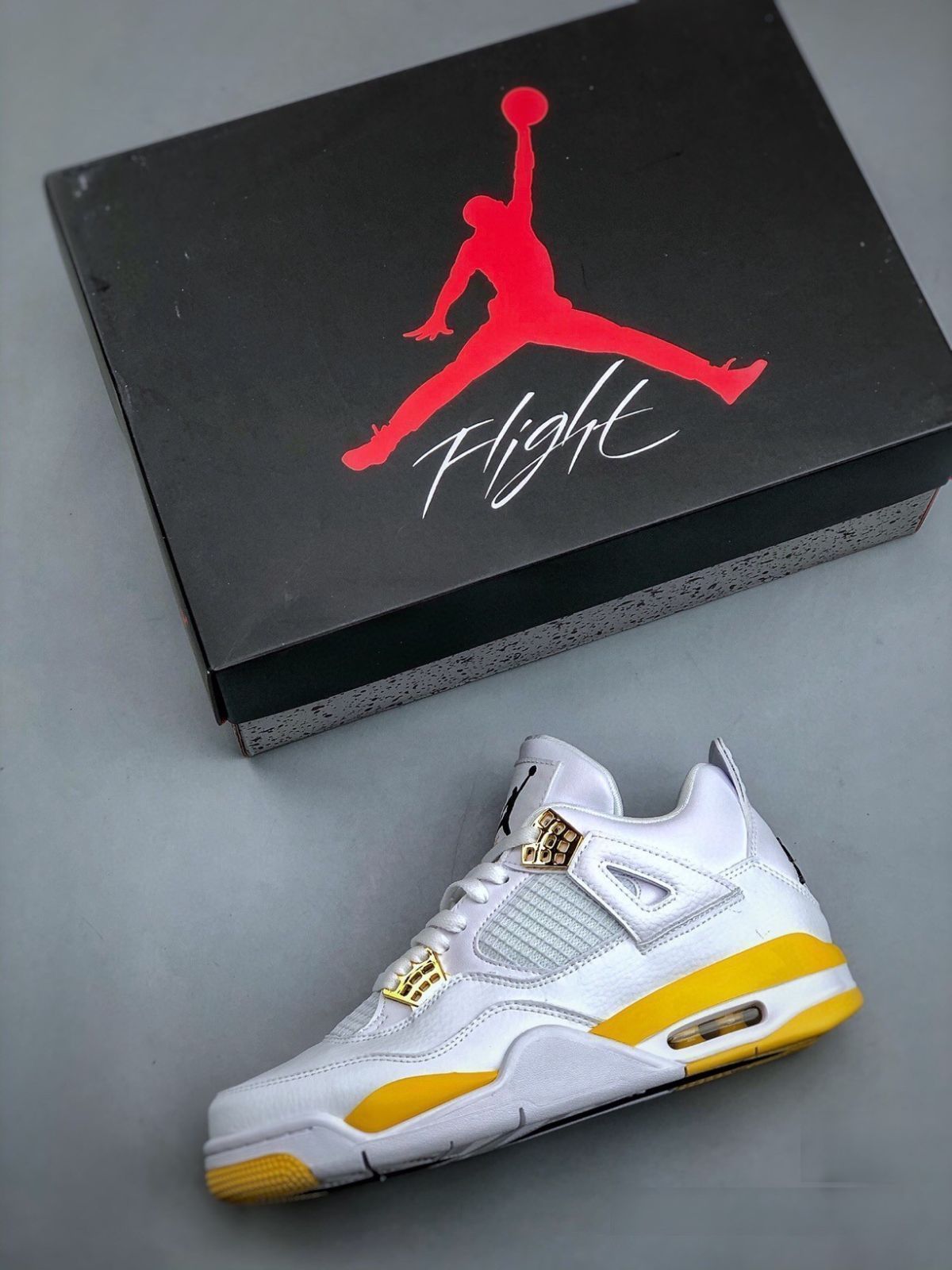 お値下げしました??即購入新品箱付?? Nike air jordan 4 retro wnns vivid sulfura ナイキ