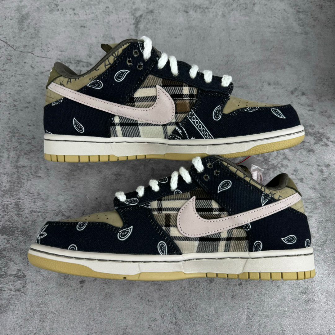 NIKE travis scott x nk sb dunk low ts NIKE travis scott x nk sb dunk low ts