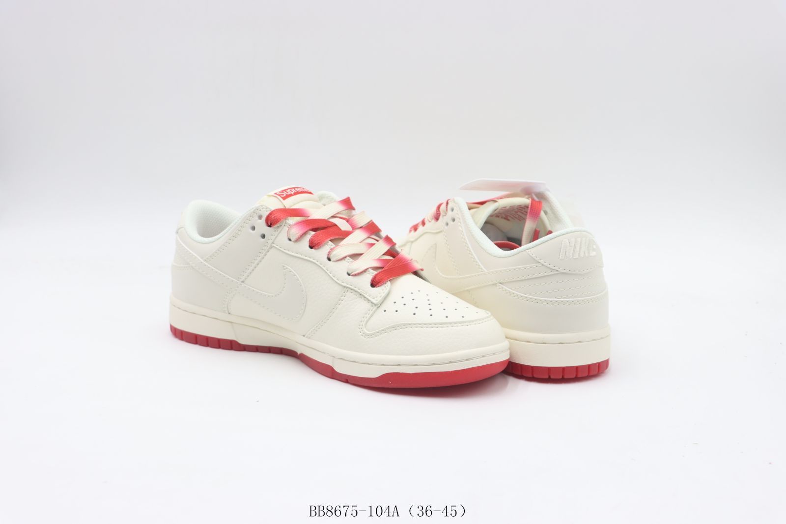 ナイキ / NIKE ナイキSBローカットスケートシューズ ホワイトレッド スプリーム BB8675-104A ナイキ / NIKE ナイキSBローカットスケートシューズ ホワイトレッド スプリーム BB8675-104A