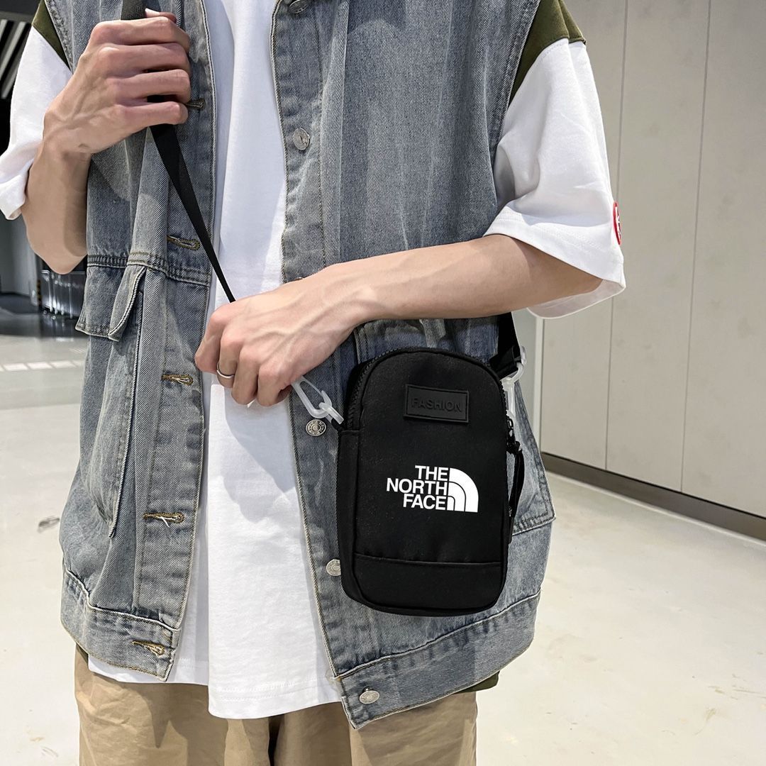 [本日特価] ザ・ノースフェイス ストリートスタイル クロスボディバッグ ユニセックス アウトドア スマホバッグ [本日特価|新品未使用品]