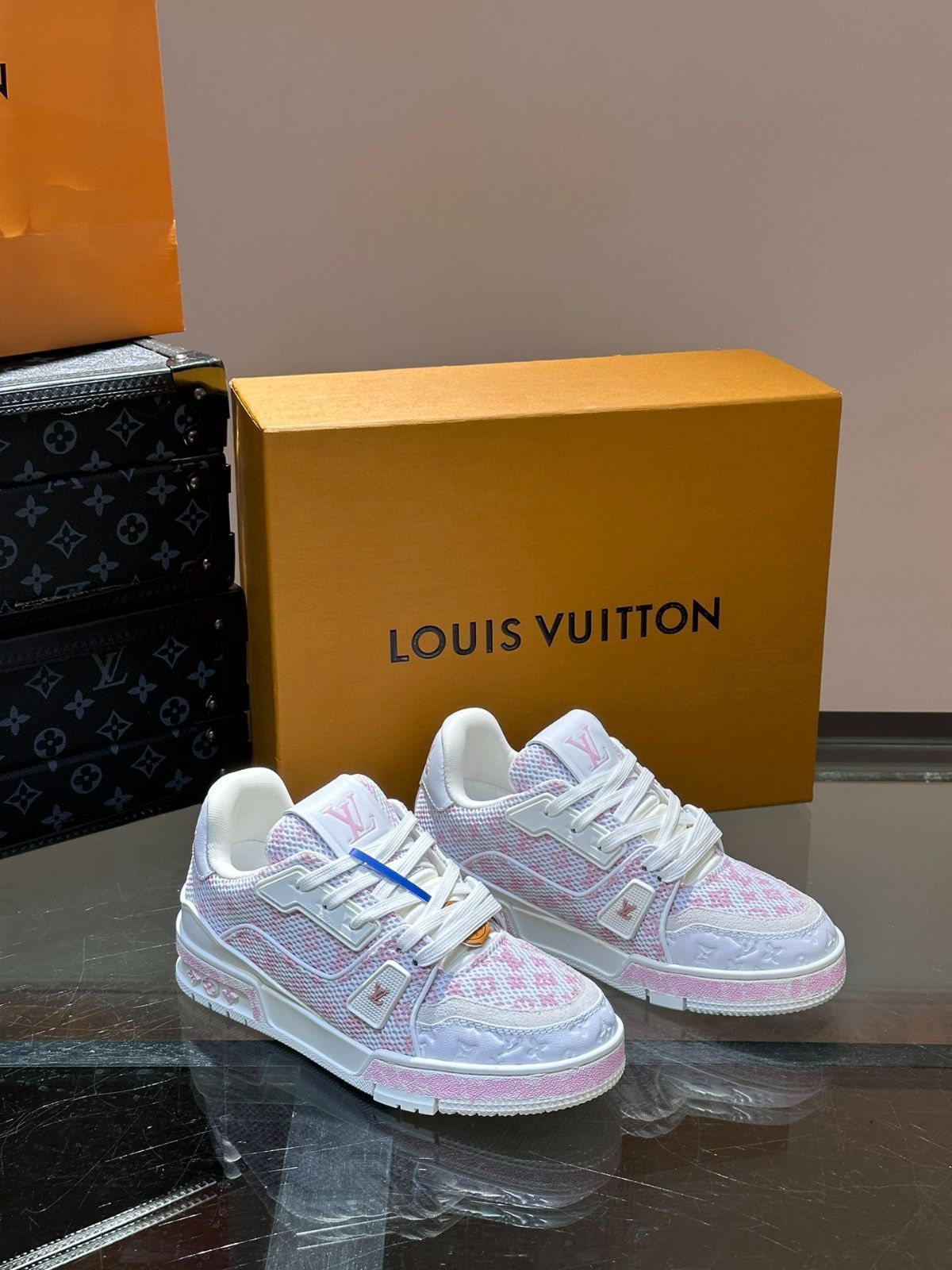 Louis Vuitton trainer 女性のカジュアルスポーツシューズ Louis Vuitton trainer 女性のカジュアルスポーツシューズ