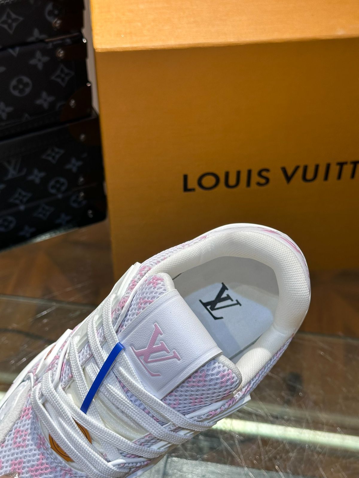 Louis Vuitton trainer 女性のカジュアルスポーツシューズ Louis Vuitton trainer 女性のカジュアルスポーツシューズ