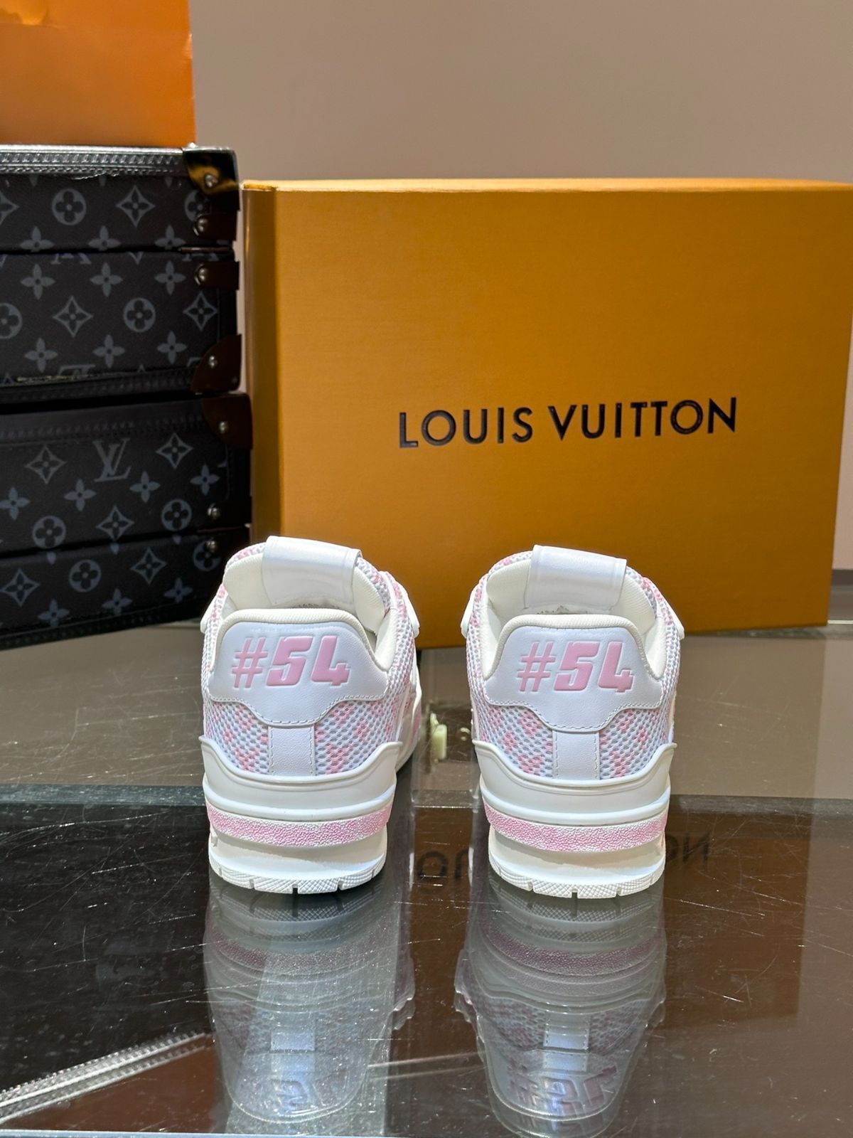 Louis Vuitton trainer 女性のカジュアルスポーツシューズ Louis Vuitton trainer 女性のカジュアルスポーツシューズ