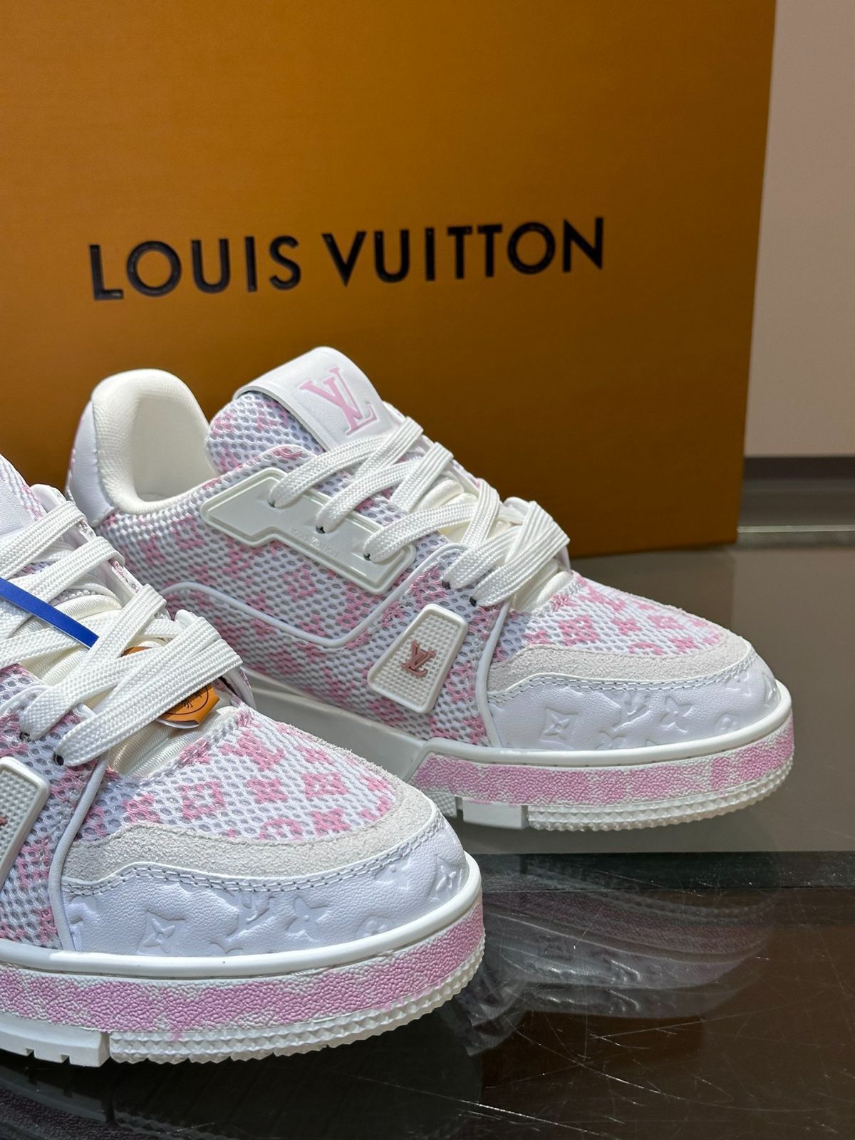 Louis Vuitton trainer 女性のカジュアルスポーツシューズ Louis Vuitton trainer 女性のカジュアルスポーツシューズ