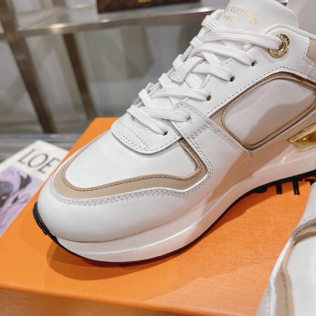 Louis Vuitton Neo Run Away 女性のロートップカジュアルシューズ