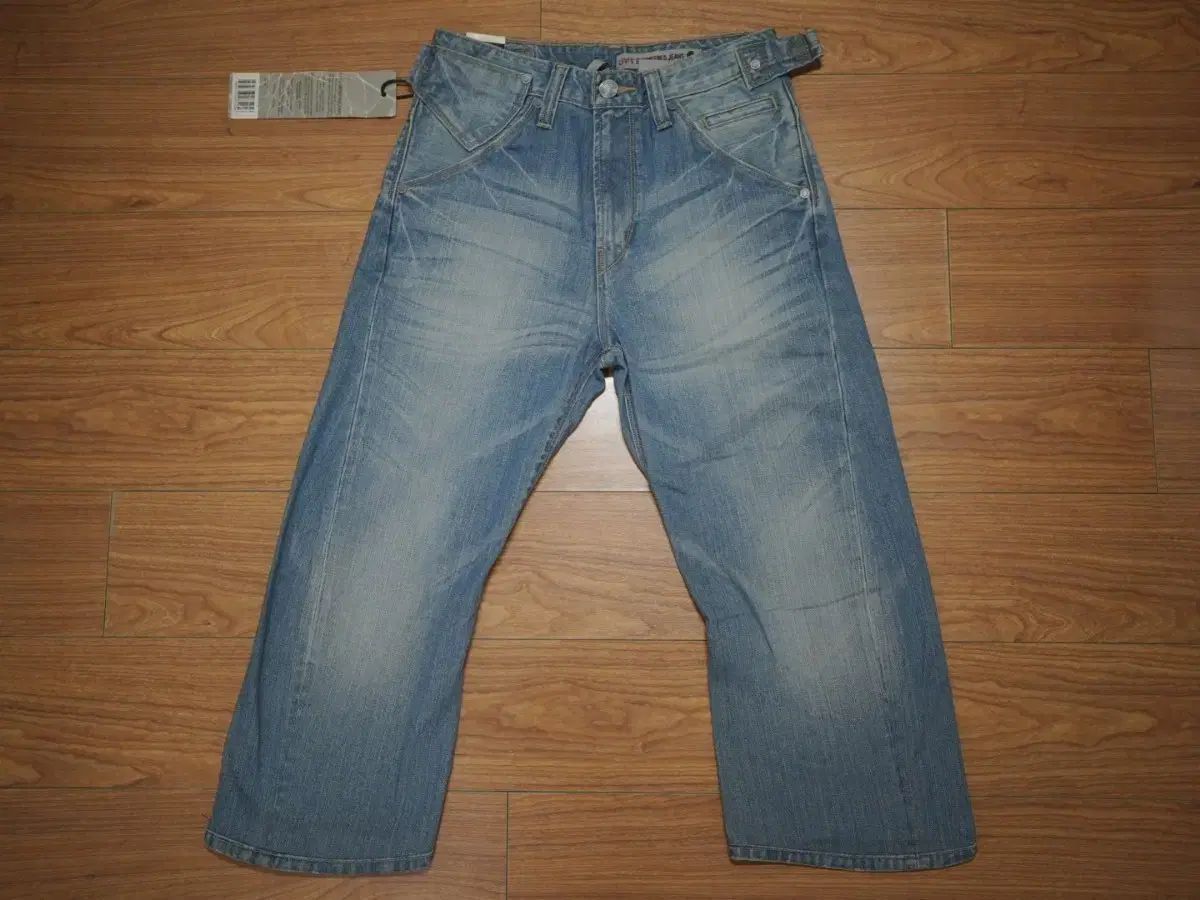リーバイス エンジニアードジーンズ Lot 21003-4 (新品)