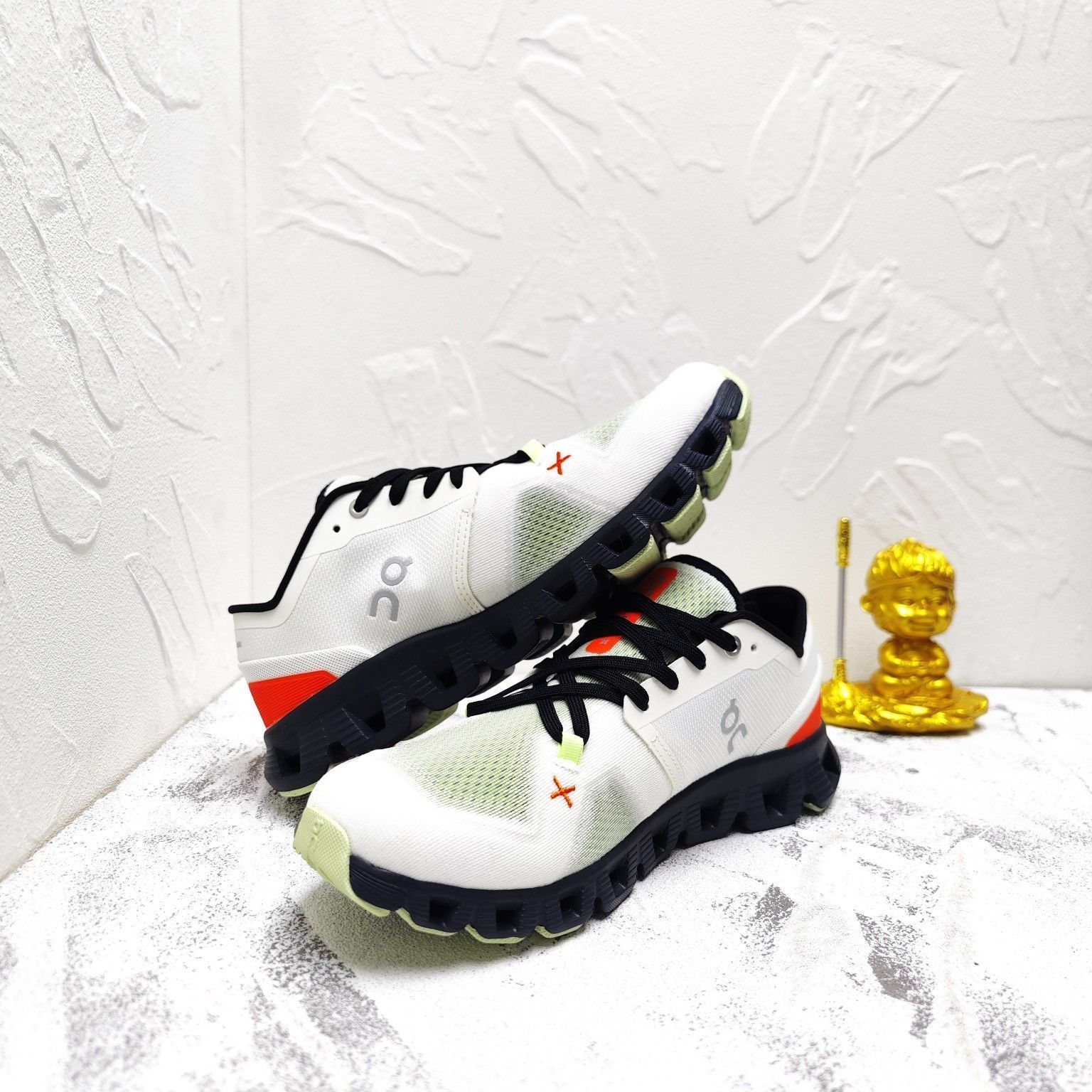 On Cloud X3 Sneakers オン クラウドX3 ジョギング スポーツ トレーニング ランニングシューズ メンズ レディース スニーカー タウンユース 新品 未使用 ホワイト グリーン 2色 On Cloud X3 Sneakers オン クラウドX3 ジョギング スポーツ トレーニング ランニングシューズ メンズ レディース スニーカー タウンユース 新品 未使用 ホワイト グリーン 2色