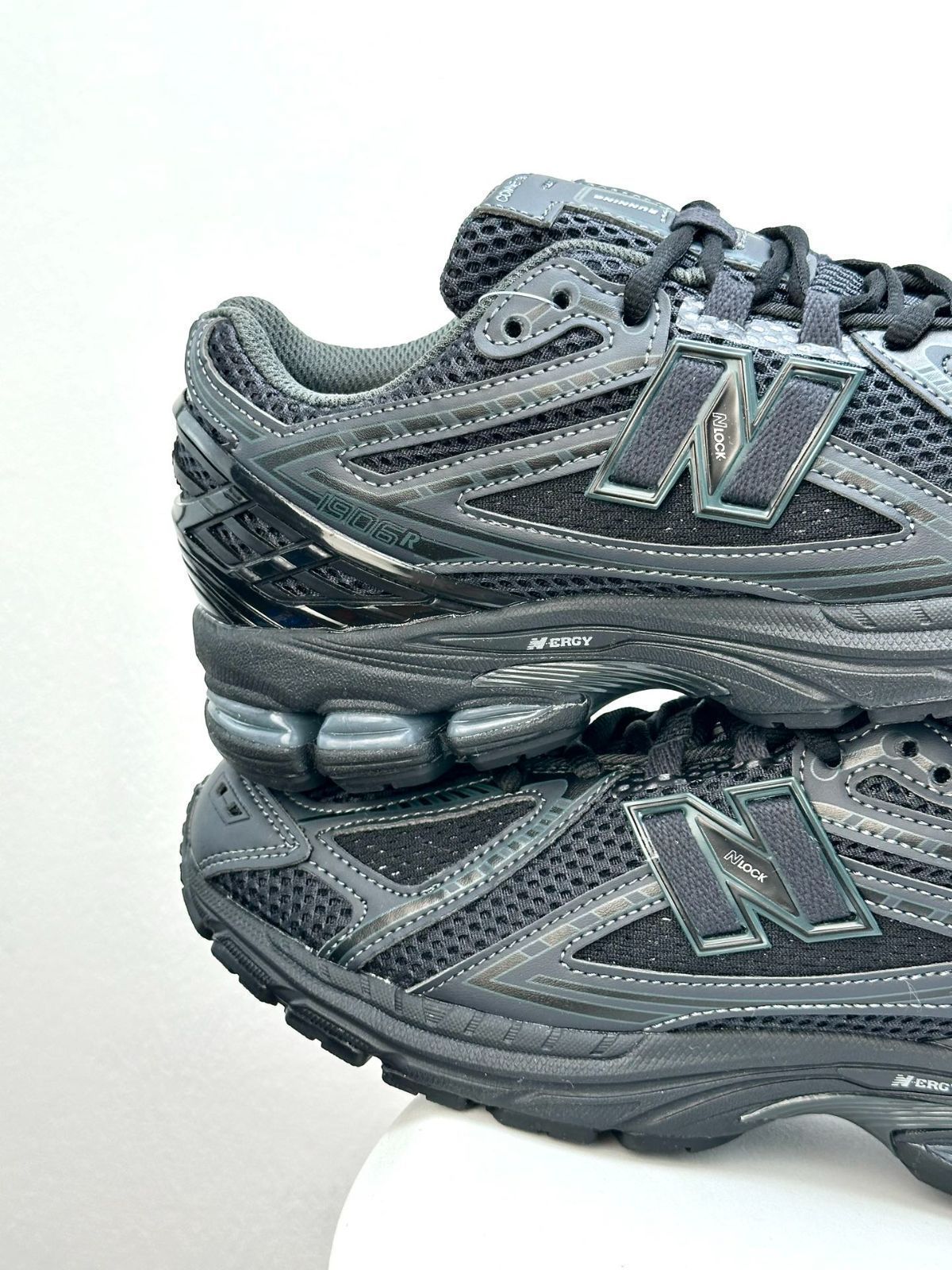 New Balance × COMME des GARCONS ニューバランス M1906RCM N-ERGY コムデギャルソン コラボ 黒 ブラック ランニングシューズ スニーカー