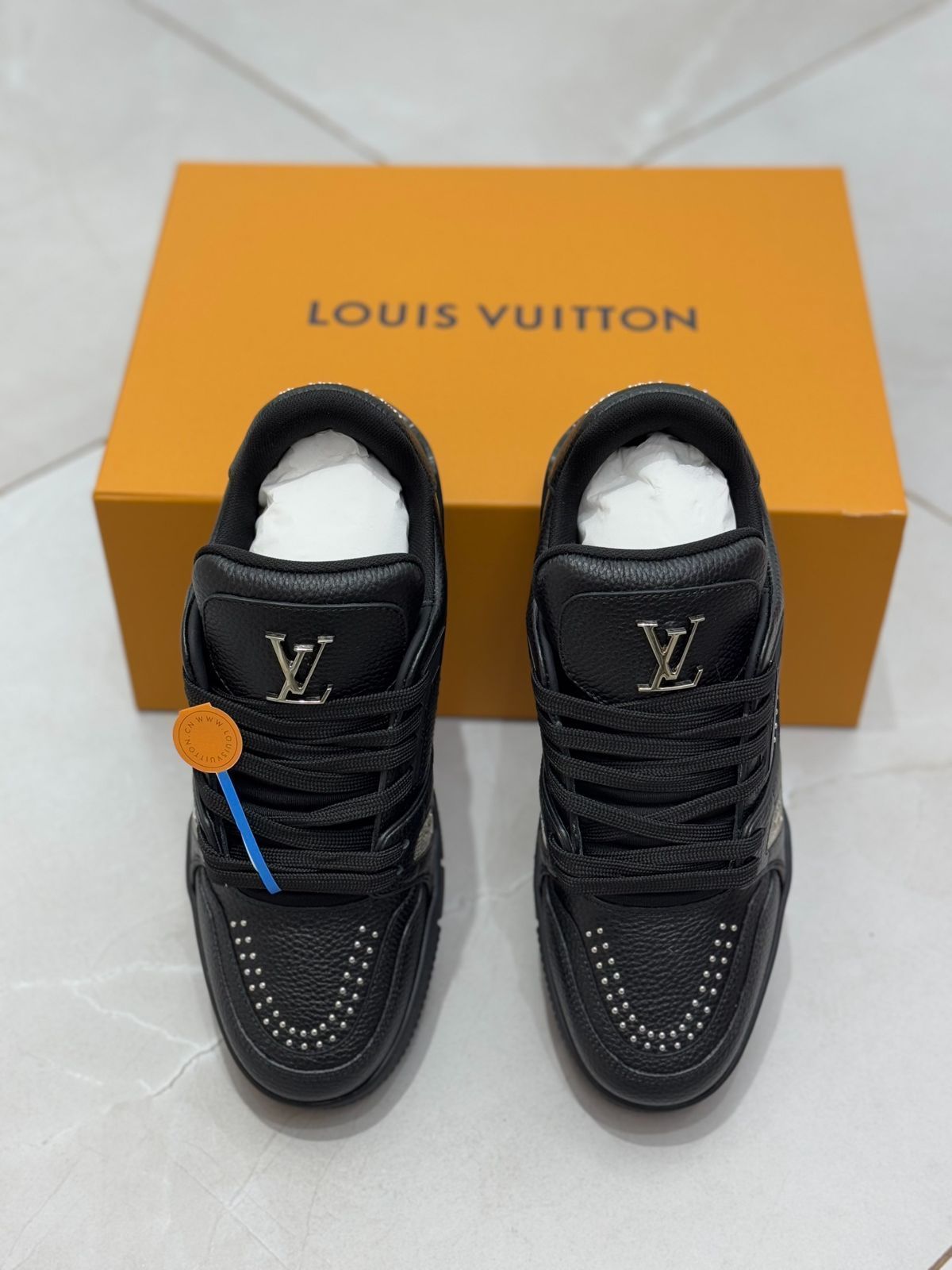 Louis Vuitton Trainer カラー 84-ブラック リベット